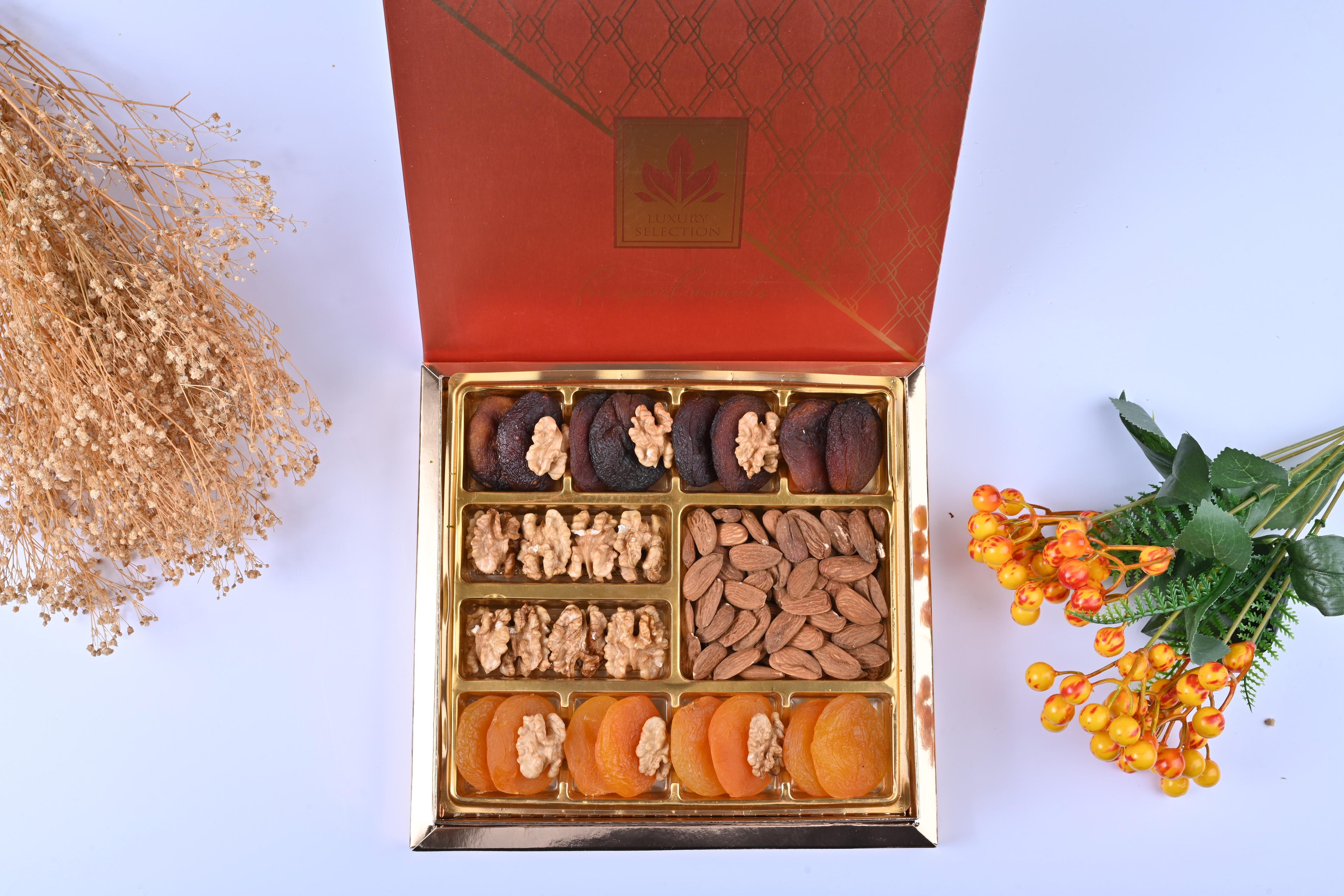 Karışık Hediye Kutusu 600 GR 028