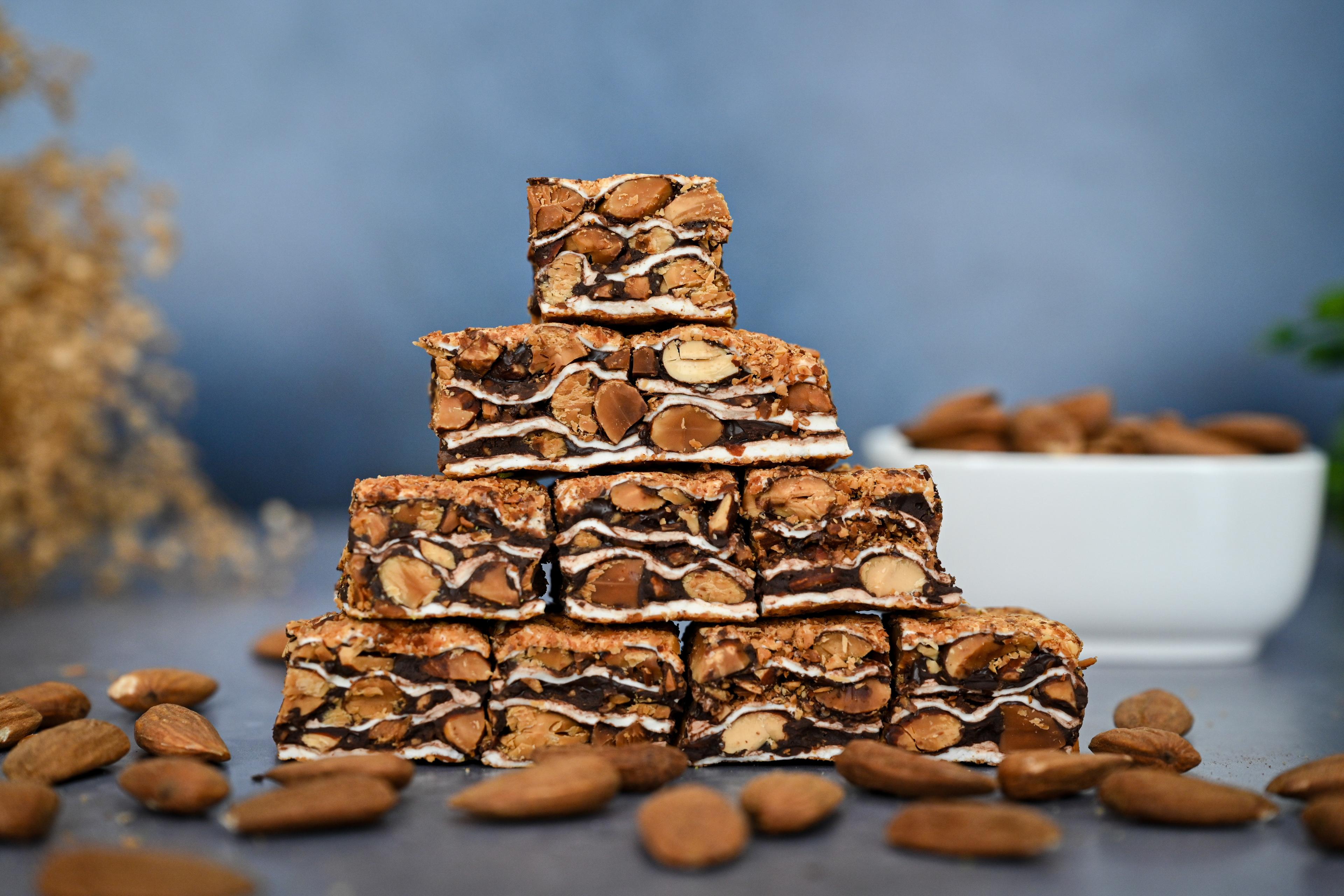 Bademli Çikolatalı Baklava Türk Lokumu