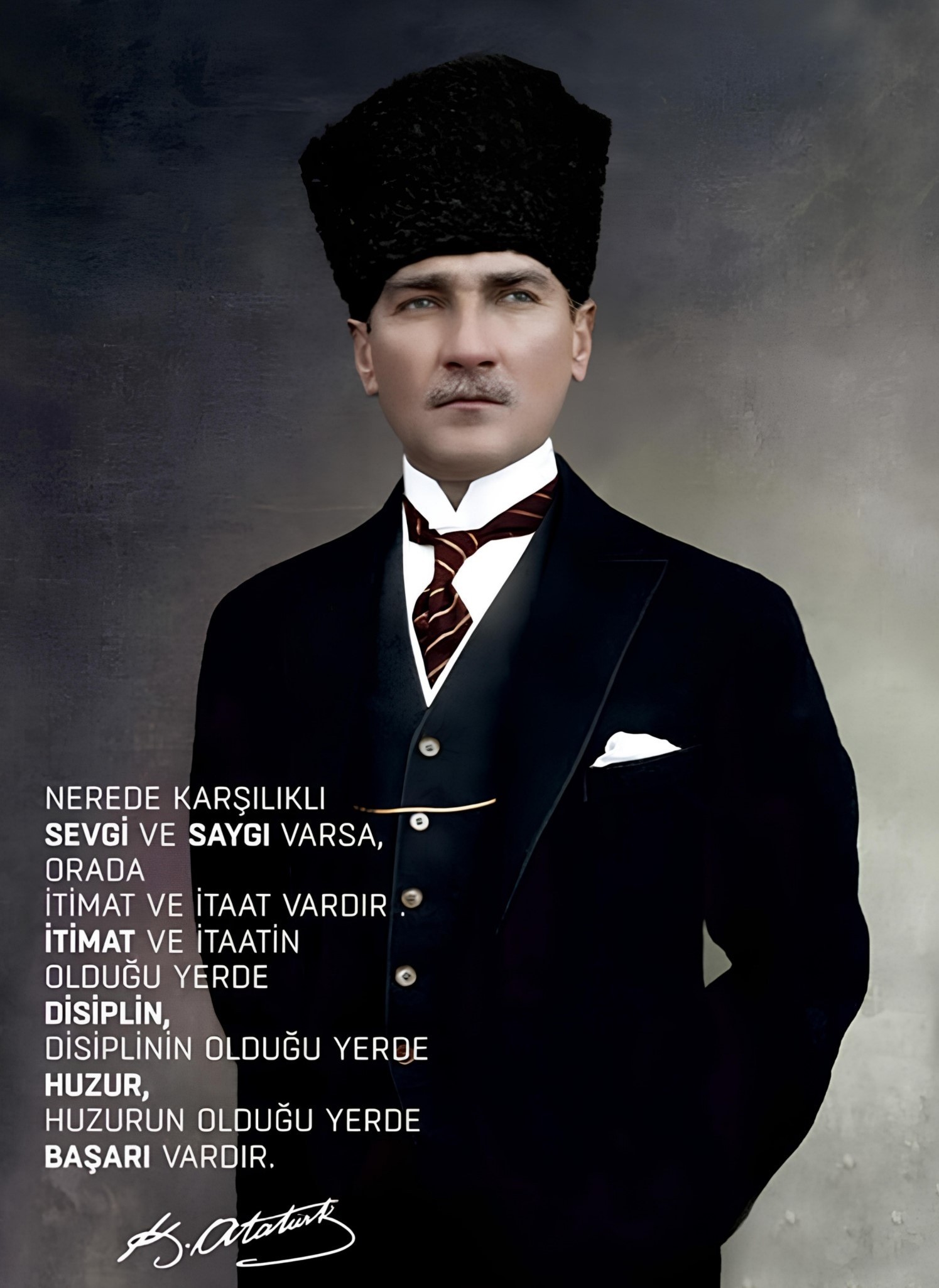 Siyah takım elbiseli ATATÜRK kanvas tablo