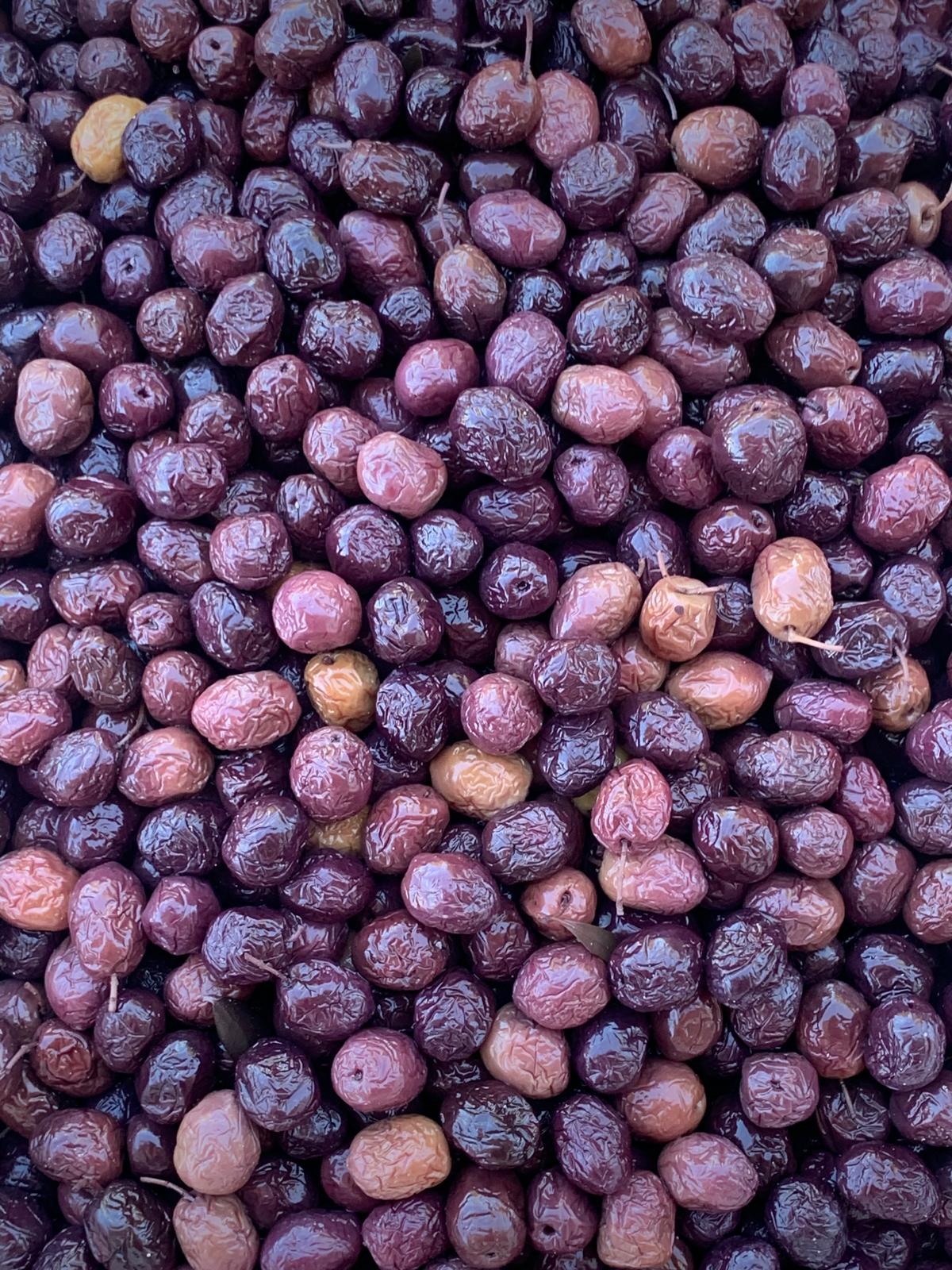 KÜÇÜK BOY SİYAH SELE ZEYTİN 3KG