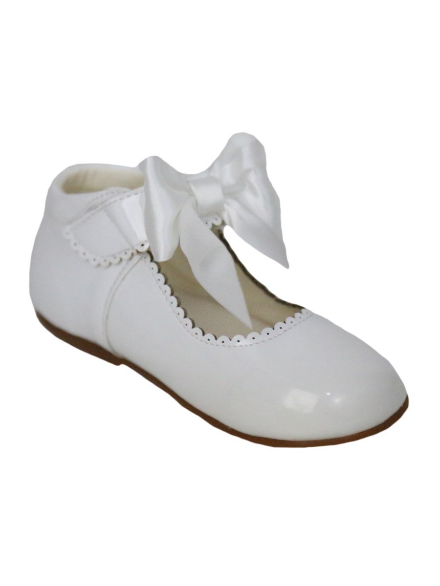 Girls Scalloped Trim Patent Flat Mary Jane Shoes - White