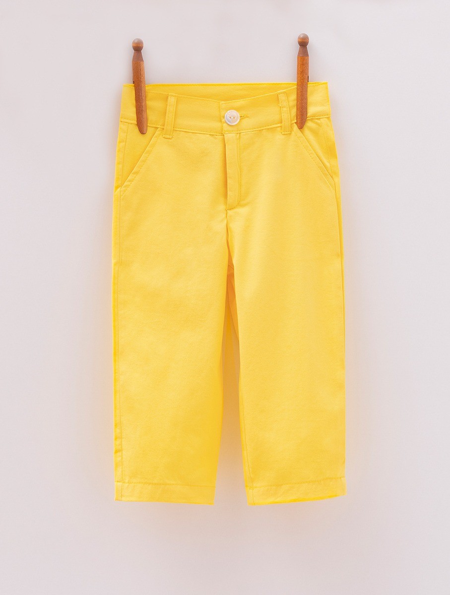 Freizeit Jeans Set für Mädchen - Mehrfarbiger Oberteil, gelbe Hose & Jeansjacke