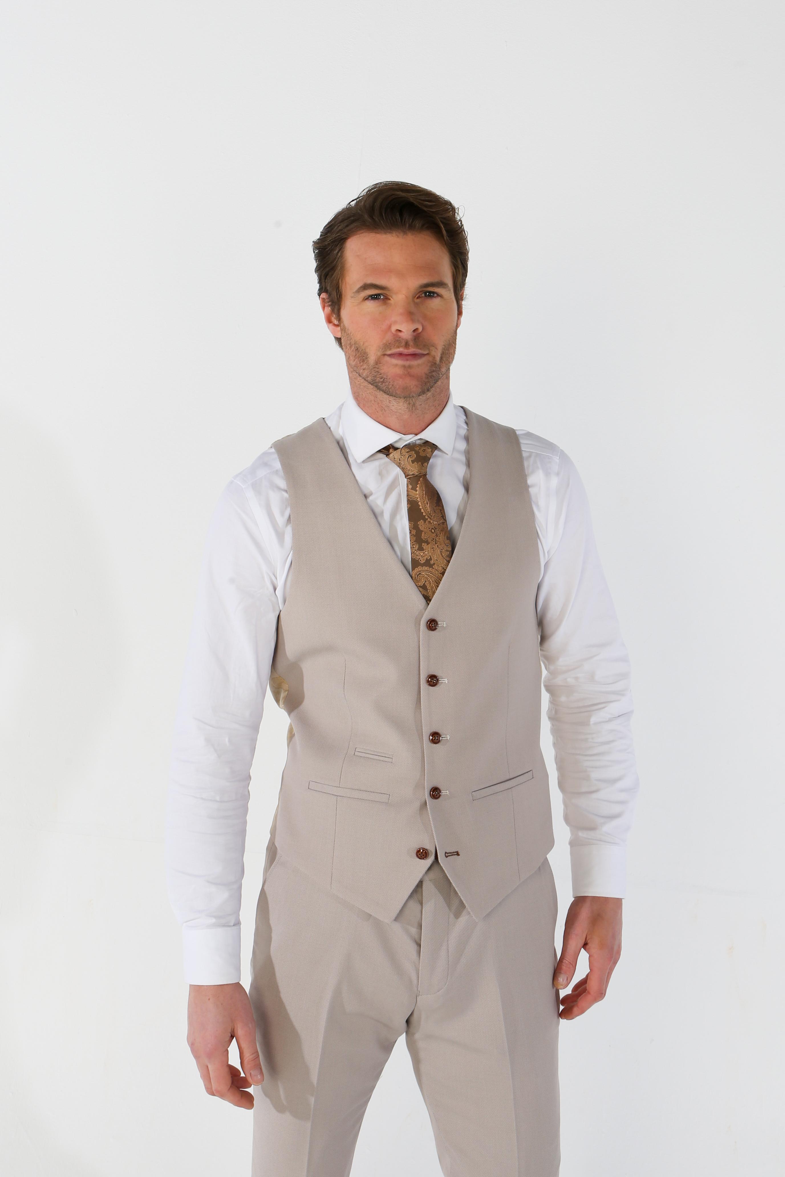 Men's Tailored Fit Single breasted Vest - MAYFAIR