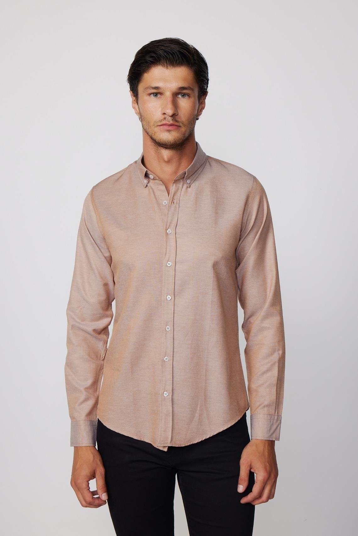 Titel: Herren Slim Fit Baumwollhemd mit Button-Down-Kragen - GABARDIN - Bräunen