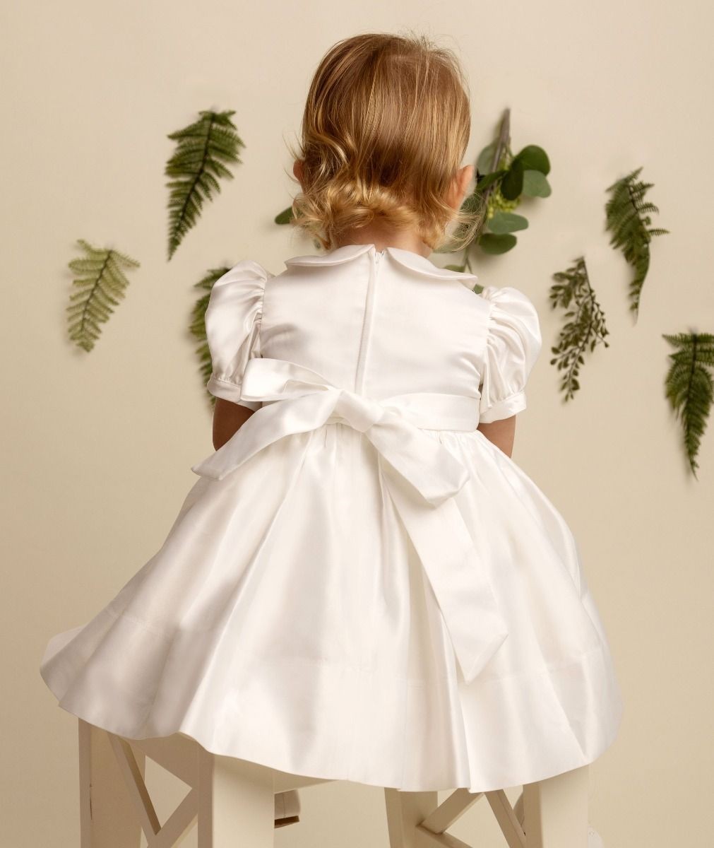 Elfenbeinfarbenes Satin- und Perlenkleid für Mädchen und Babys – ZELDA