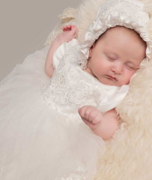 Robe de Baptême en Dentelle Héritage et Bonnet pour Bébé Fille - ALEXA