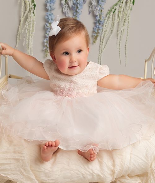 Mädchen und Babys Blush Pink Kleid mit Rüschen und Spitze – AMARA