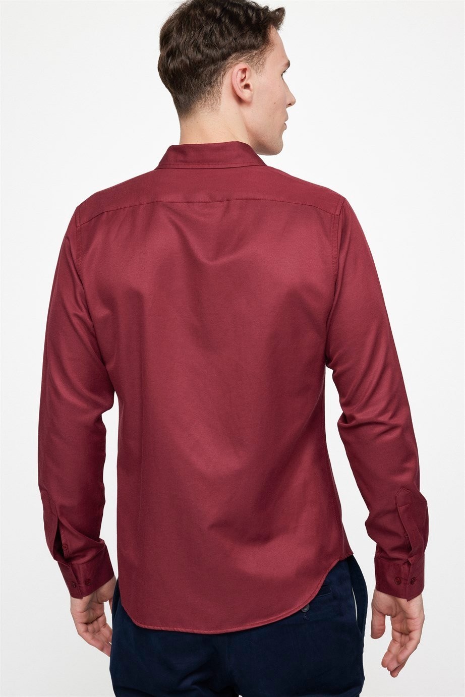 Titel: Herren Slim Fit Baumwollhemd mit Button-Down-Kragen - GABARDIN - Burgund