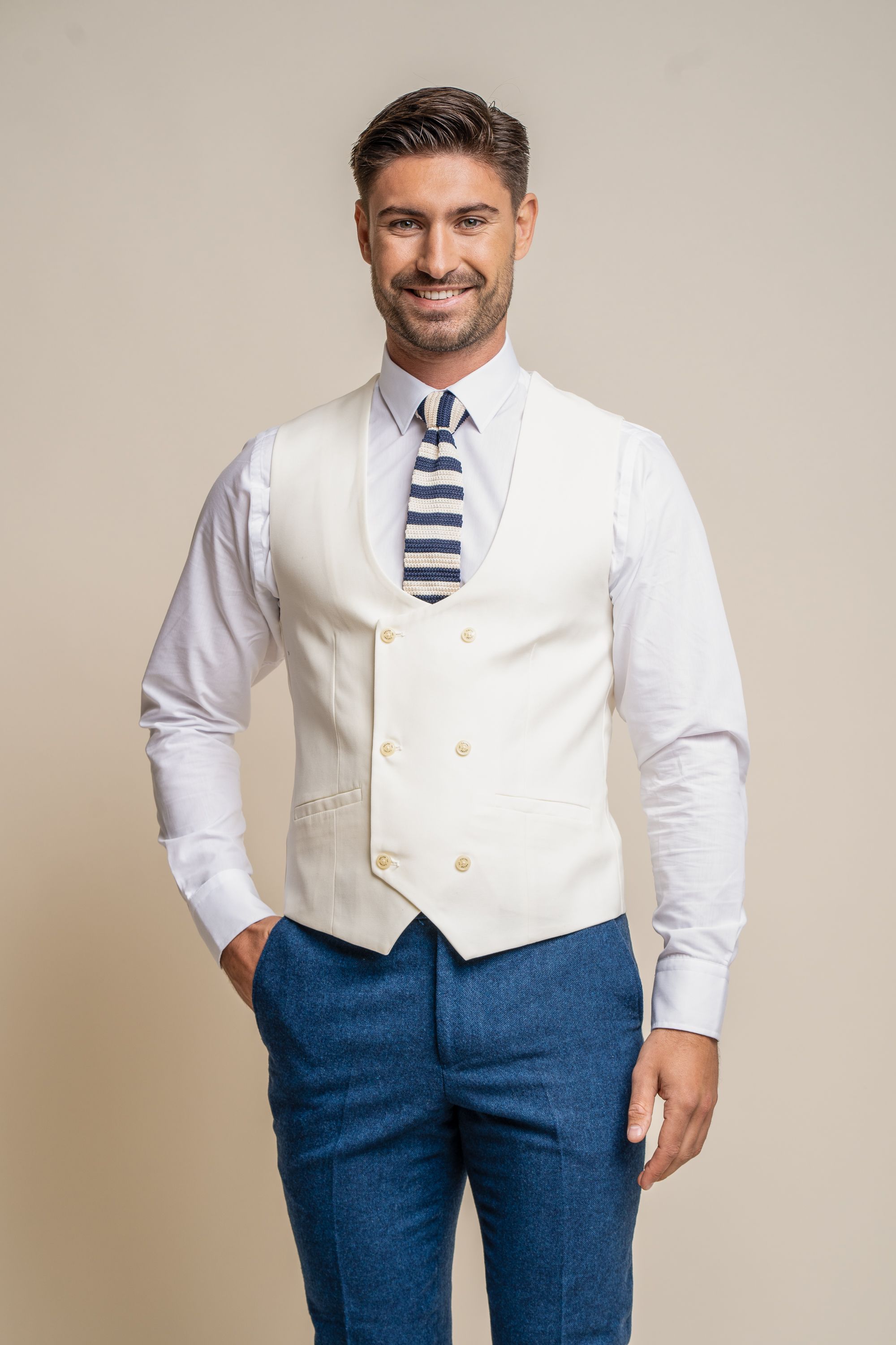 Costume bleu Orson pour hommes avec gilet écru Marco - Ensemble combiné