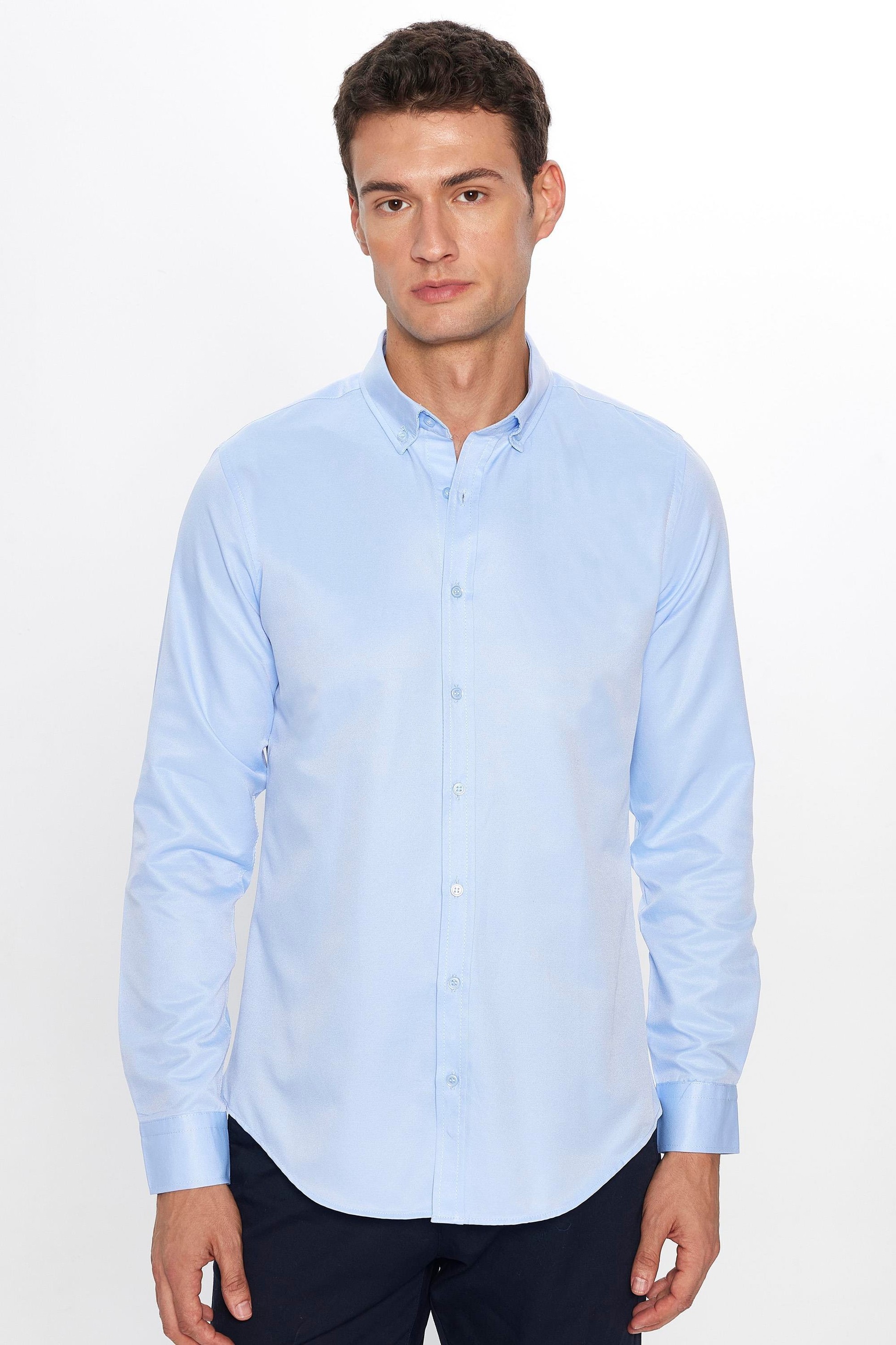 Titel: Herren Slim Fit Baumwollhemd mit Button-Down-Kragen - GABARDIN - Hellblau