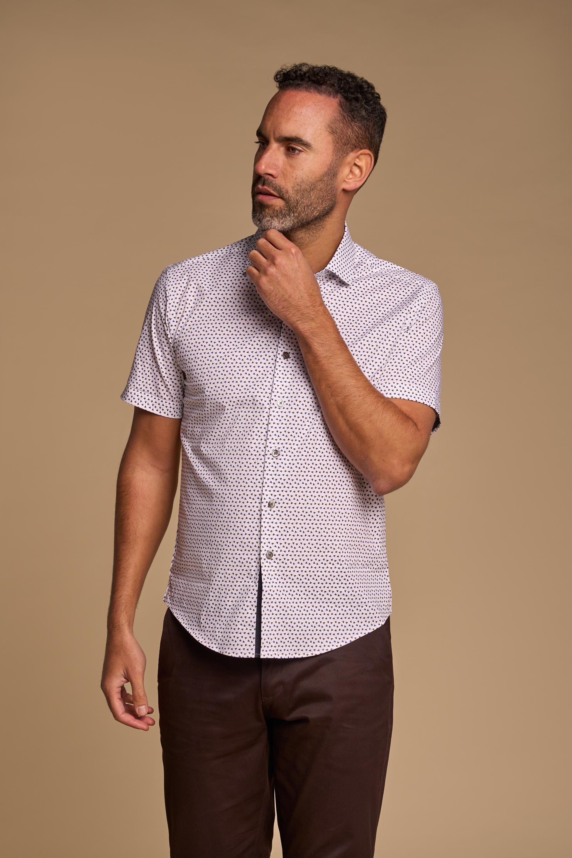 Herren-Baumwollhemd mit kurzen Ärmeln und geometrischem Druck – JENNA