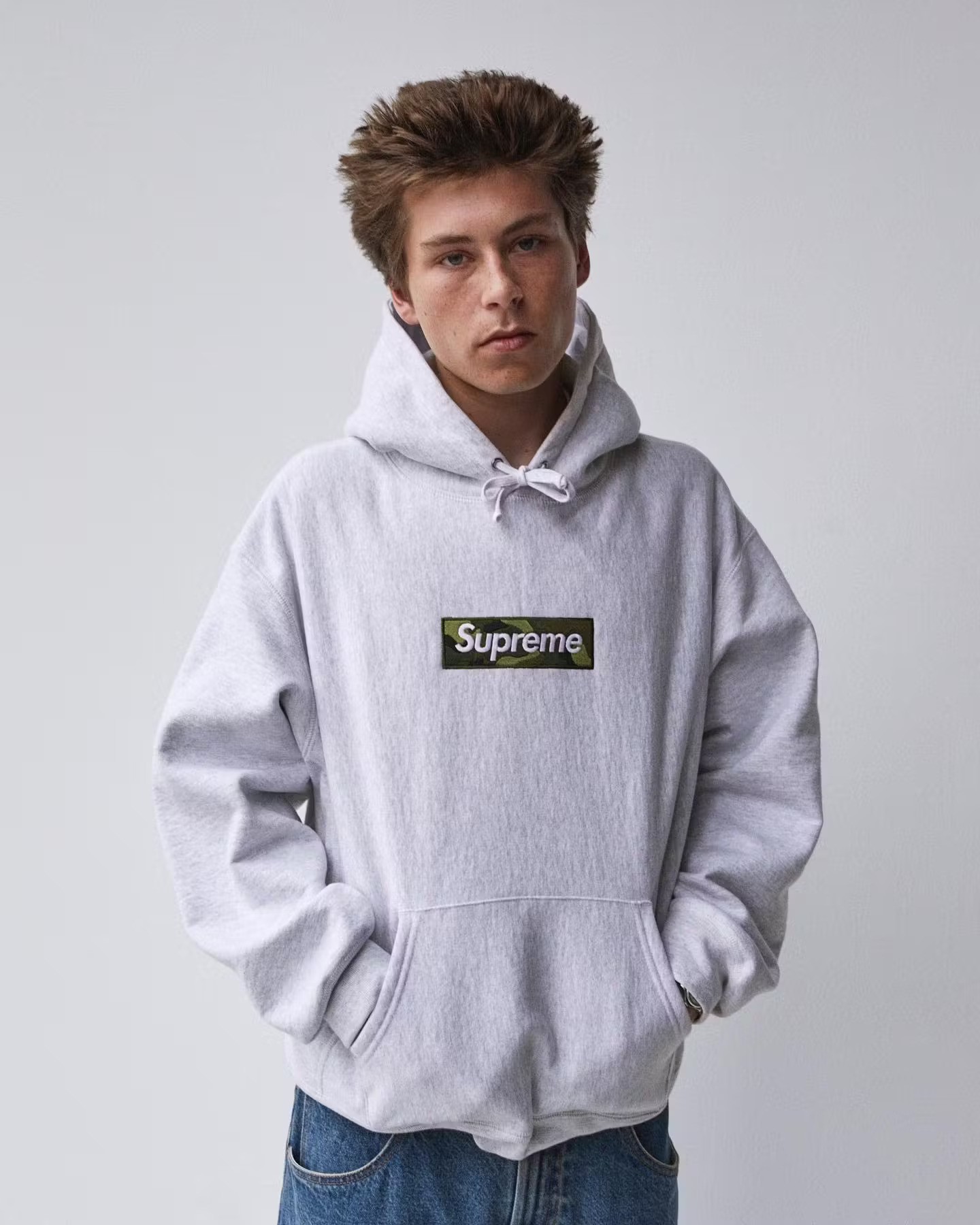 Sweat box logo supreme sale