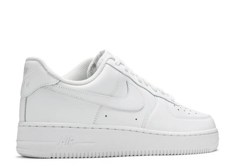 Nike Air Force 1 07 Triple White