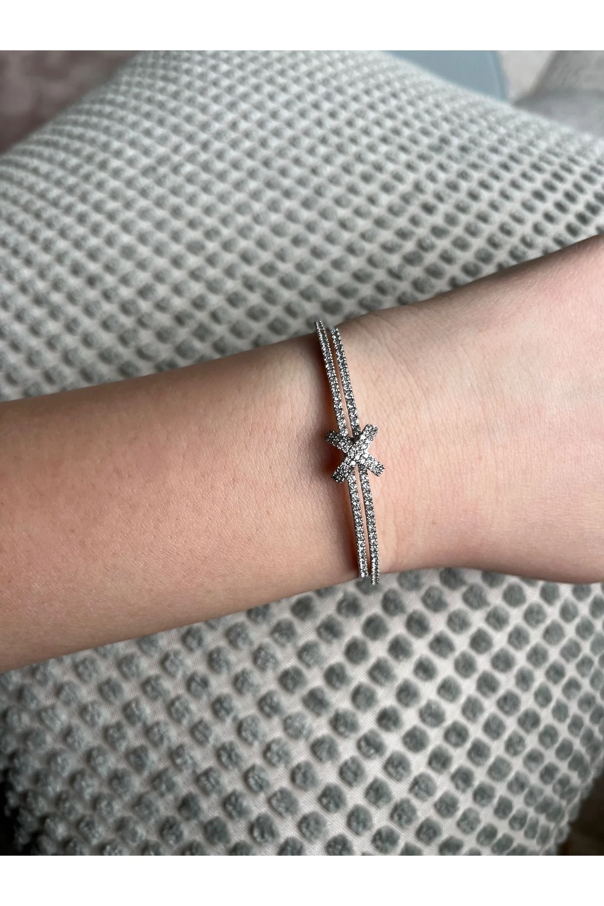 X Detaylı Zirkon Taşlı Bilezik