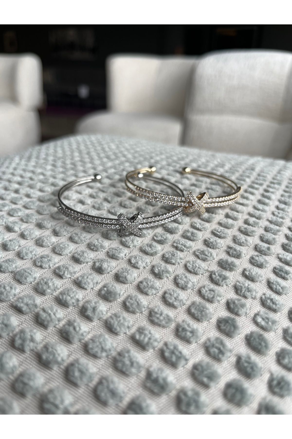 X Detaylı Zirkon Taşlı Bilezik