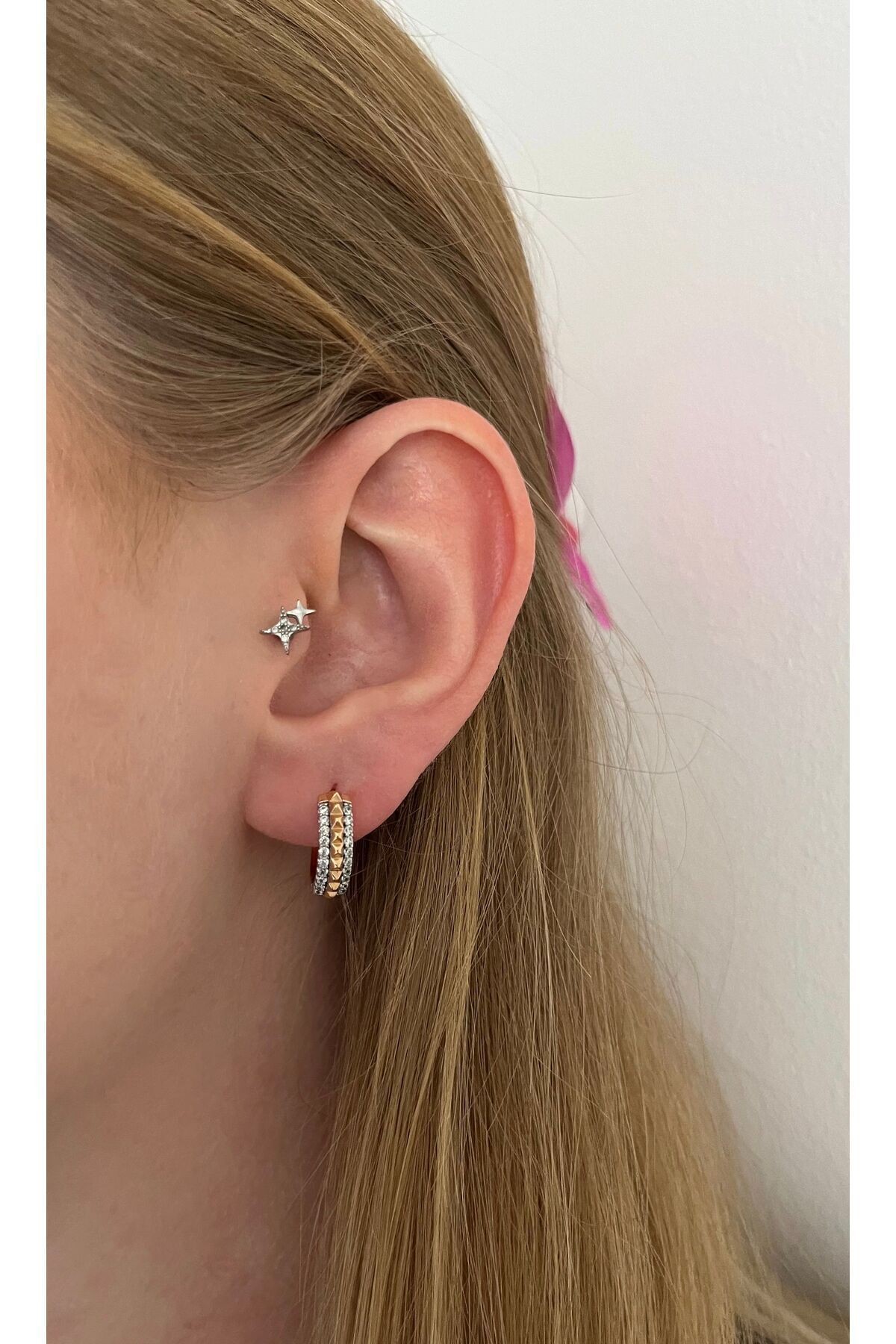 Zirkon Taşlı Rose Gold Küpe