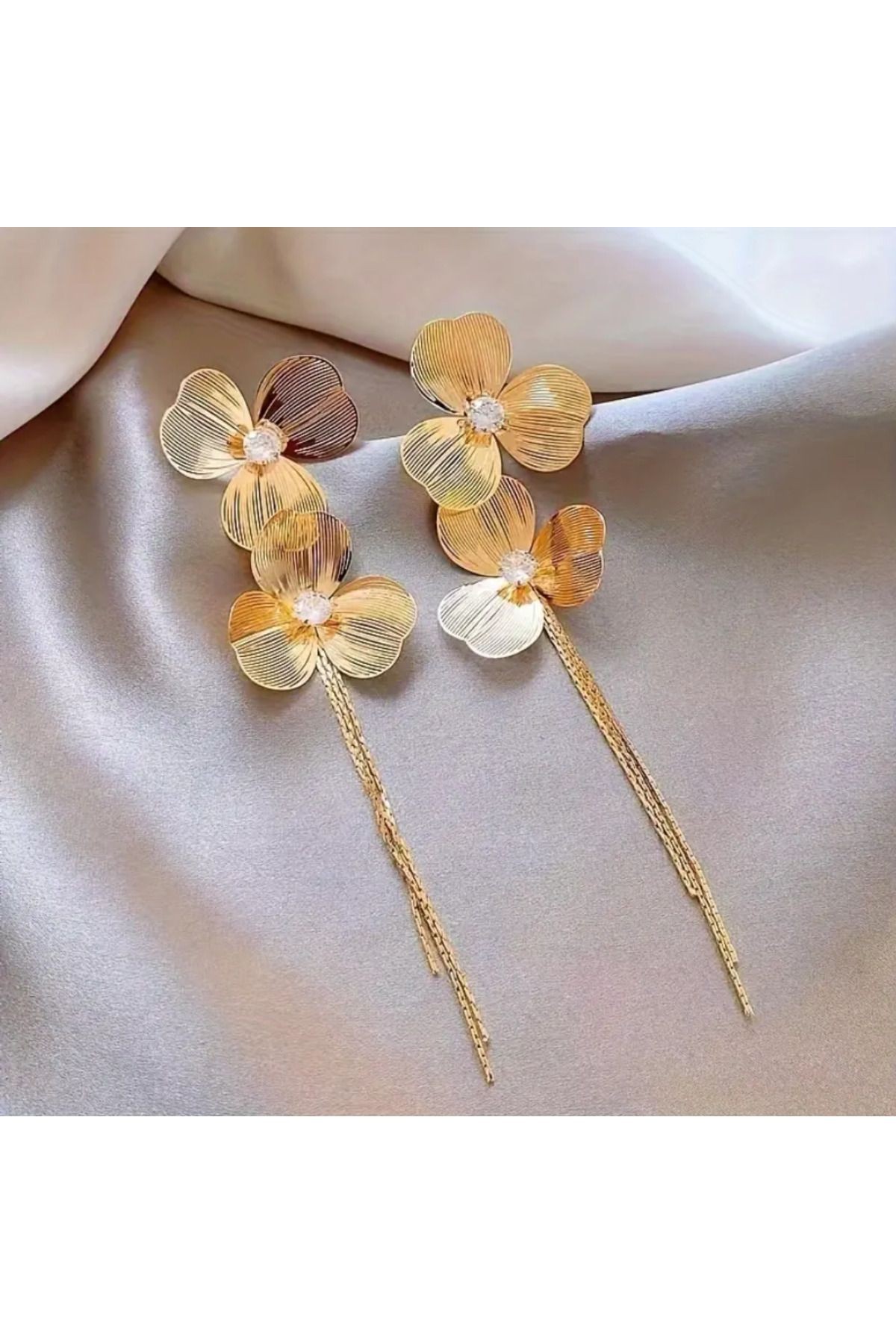 Gold Çiçekli Küpe