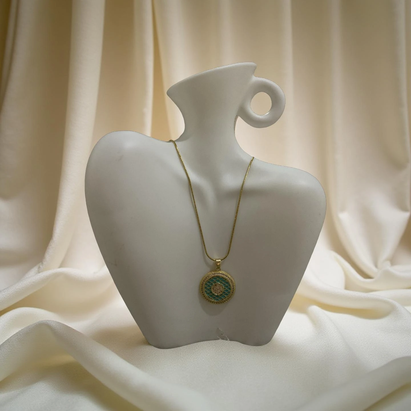 Çelik Yuvarlak Vintage Kolye