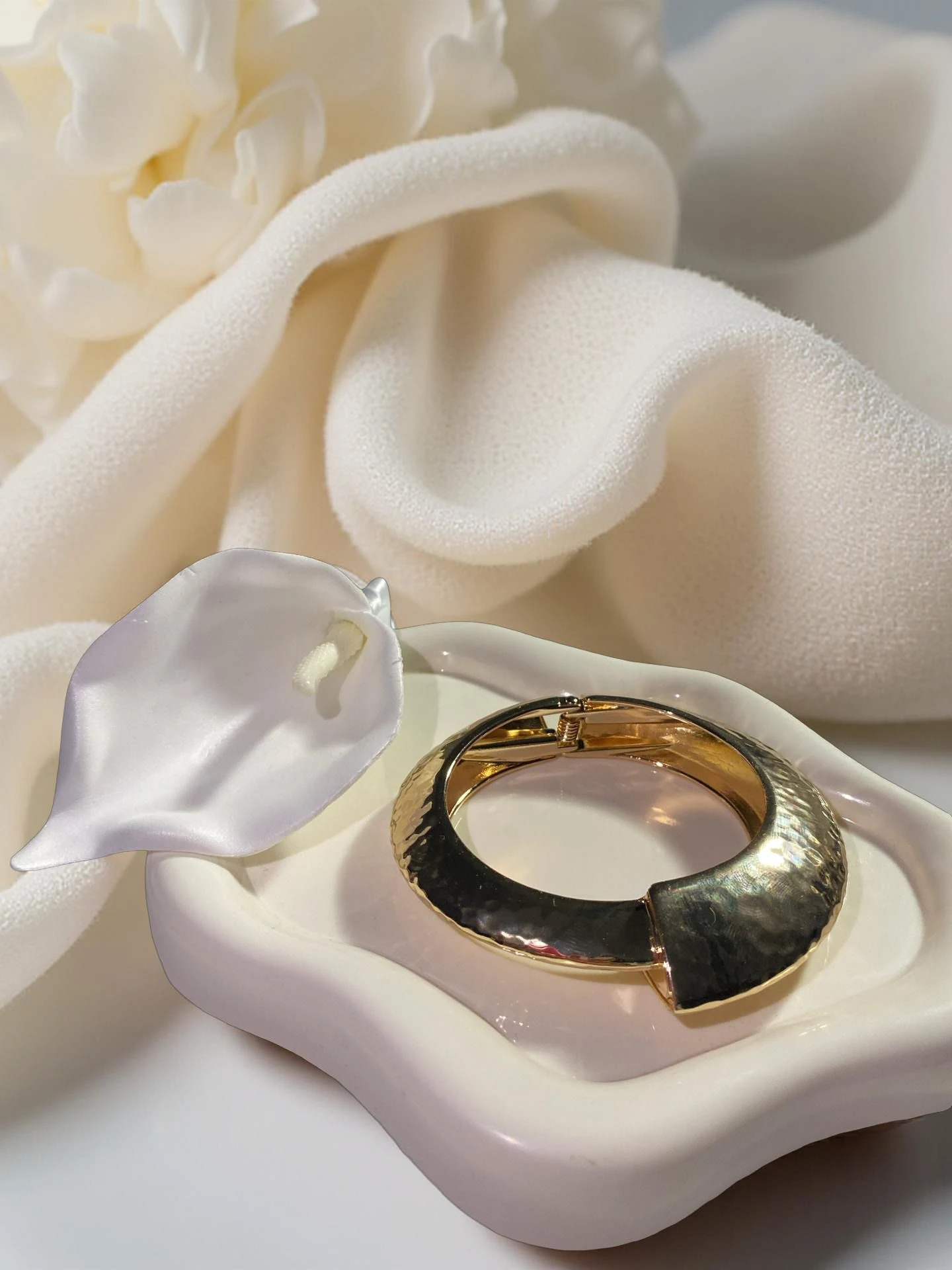 Asimetrik Kelepçe Bileklik