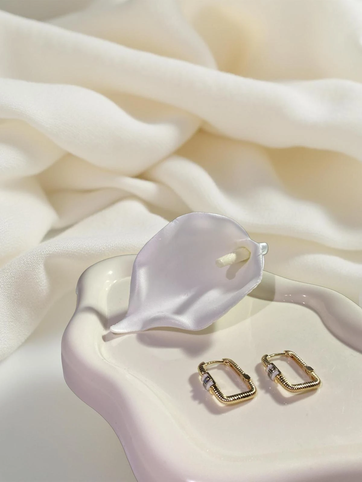 Beyaz Gold Kare Küpe