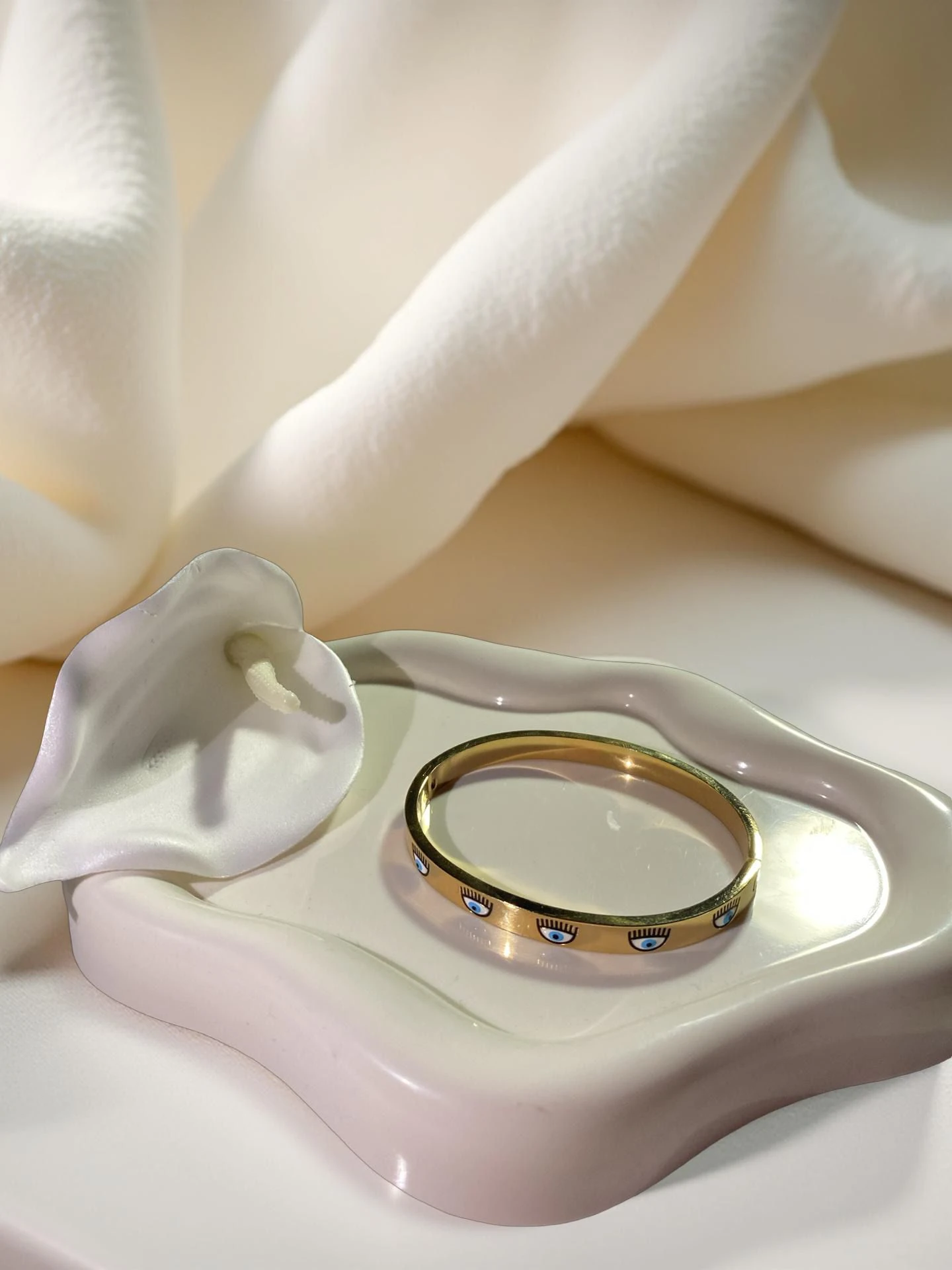 Çelik Göz Kirpik Detay Bileklik