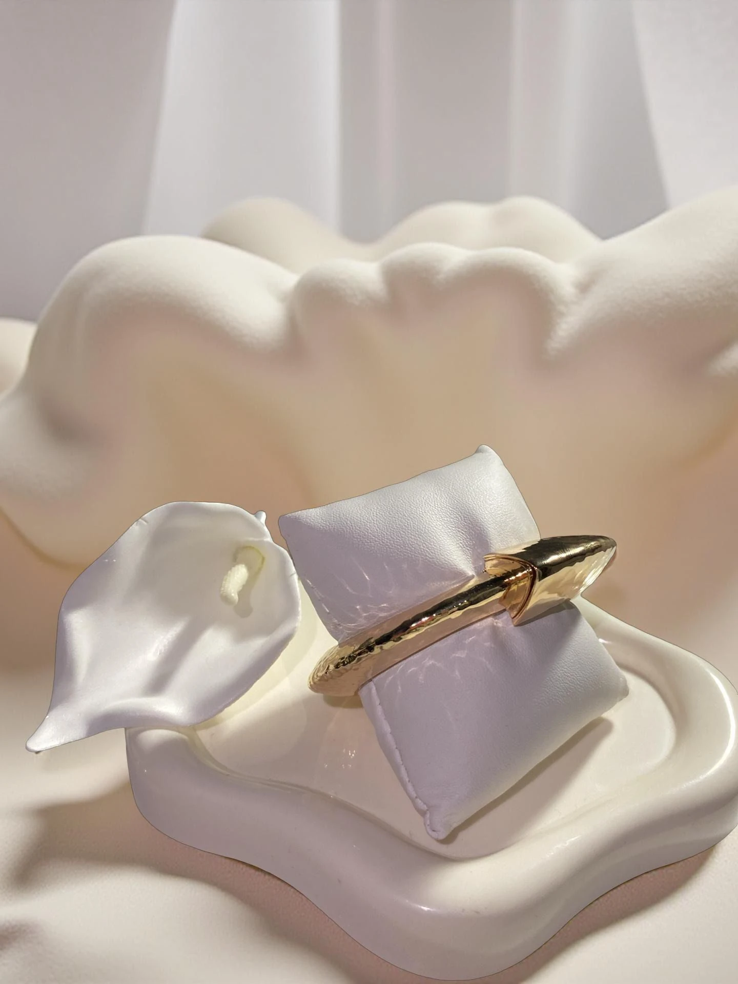 Asimetrik Kelepçe Bileklik