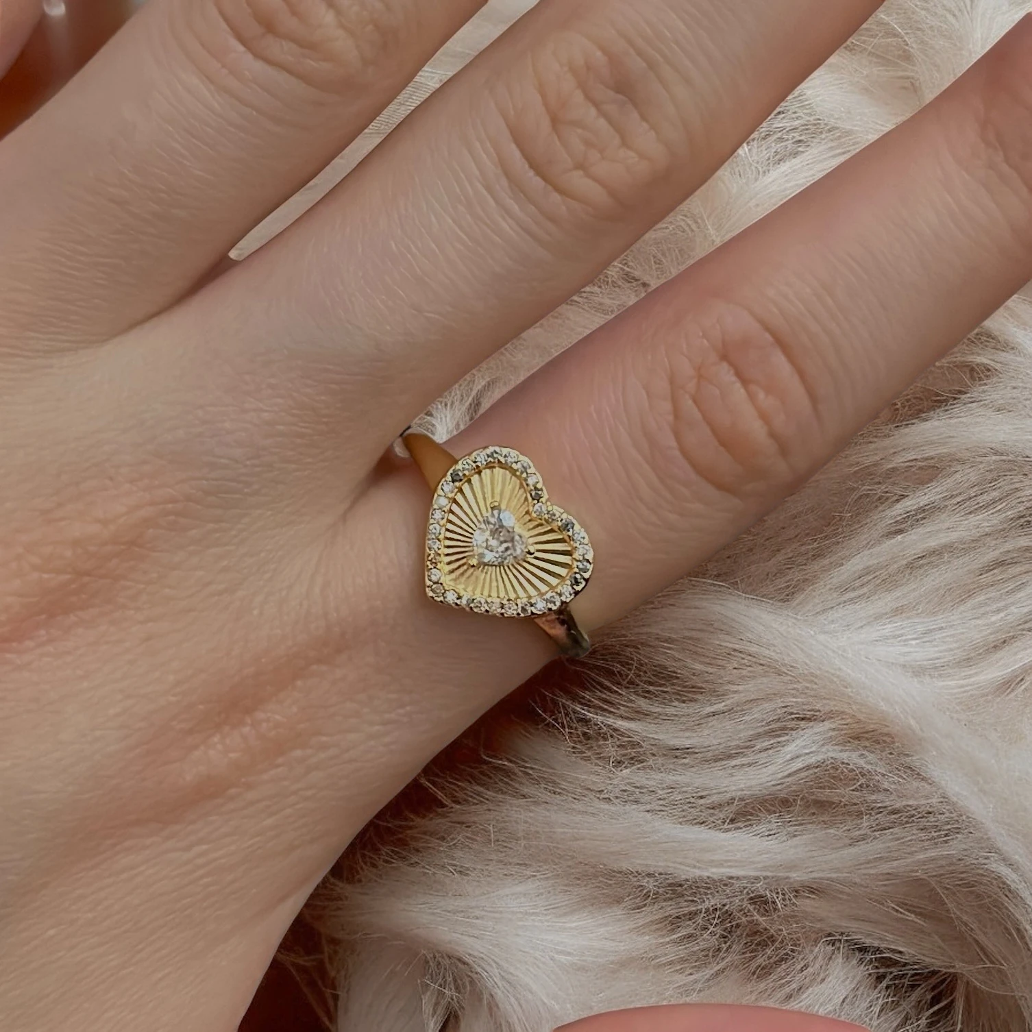 Vintage Amore Beyaz Taş Yüzük