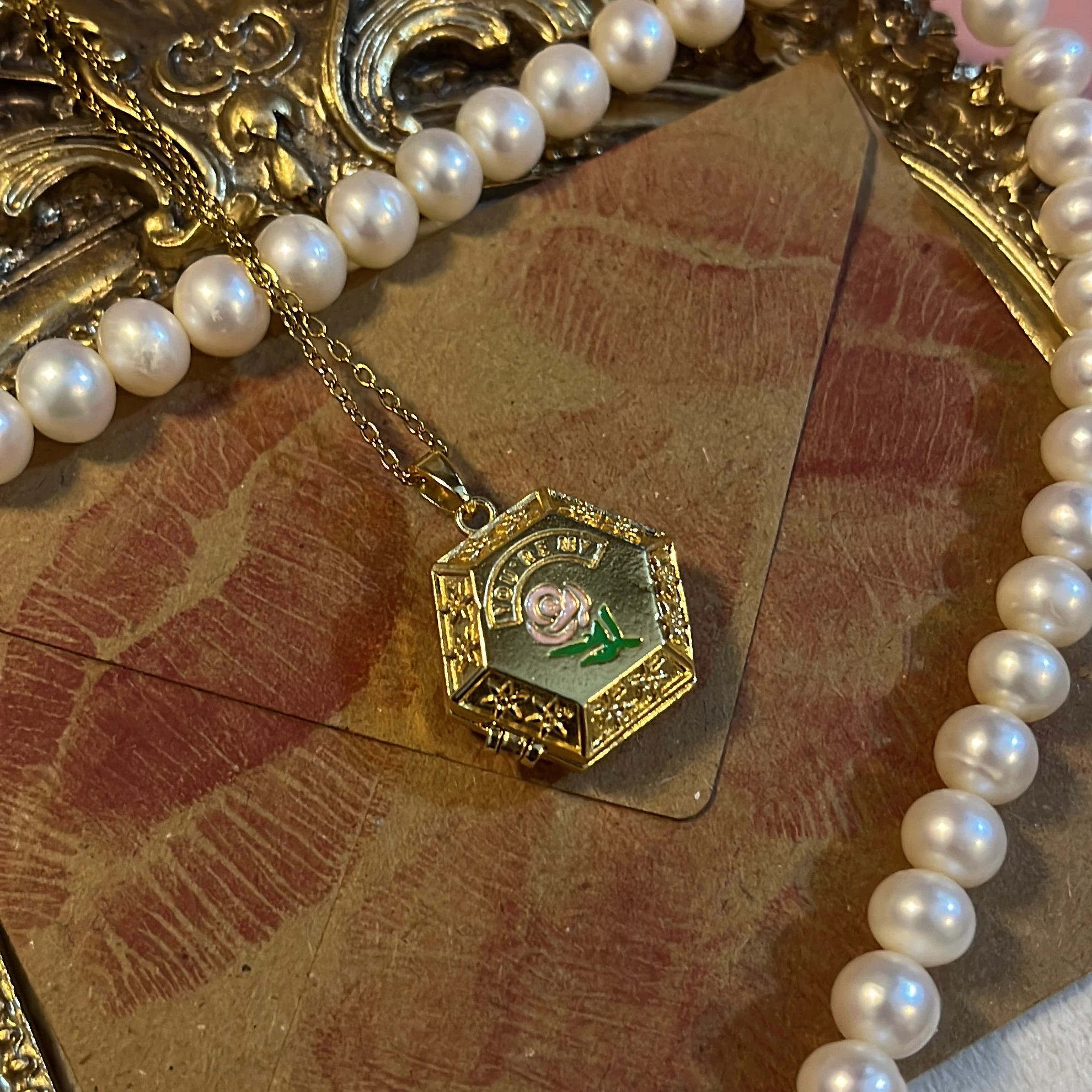 Vintage La Rosa Kapaklı Locket Kolye