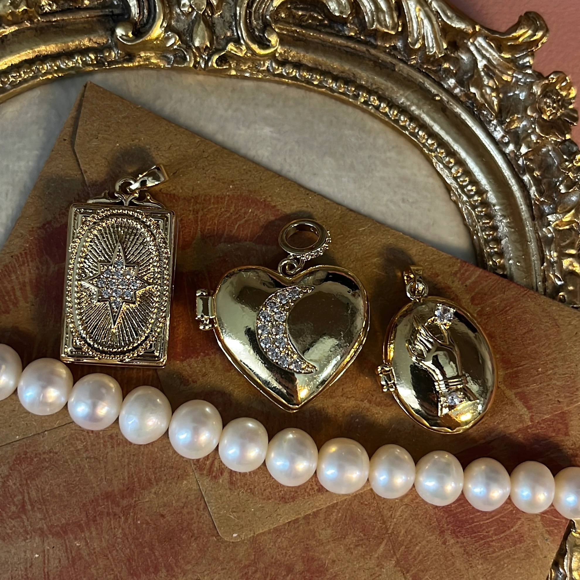 Vintage Kapaklı Locket Kolye