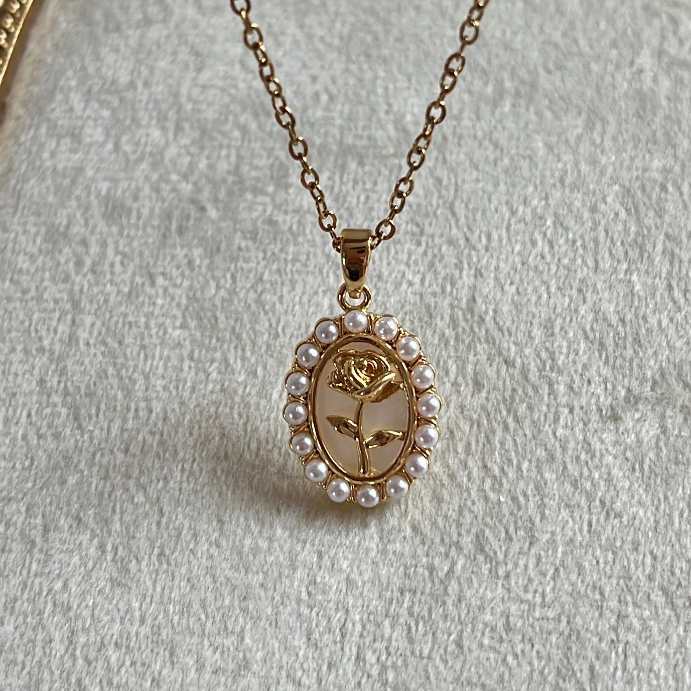 Çelik | Vintage Pearly Rose Kolye
