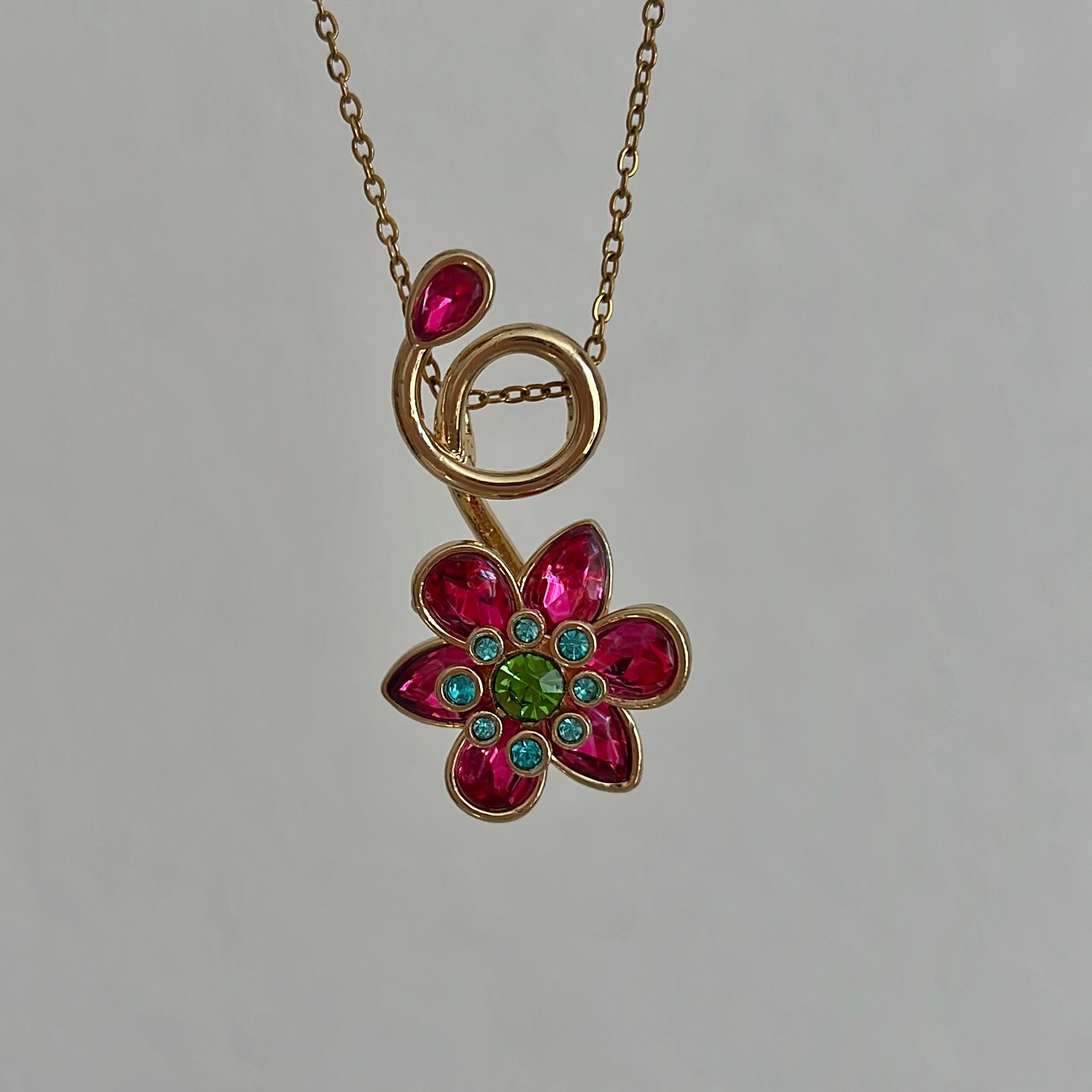 Pembe Idyllia Kolye Gold