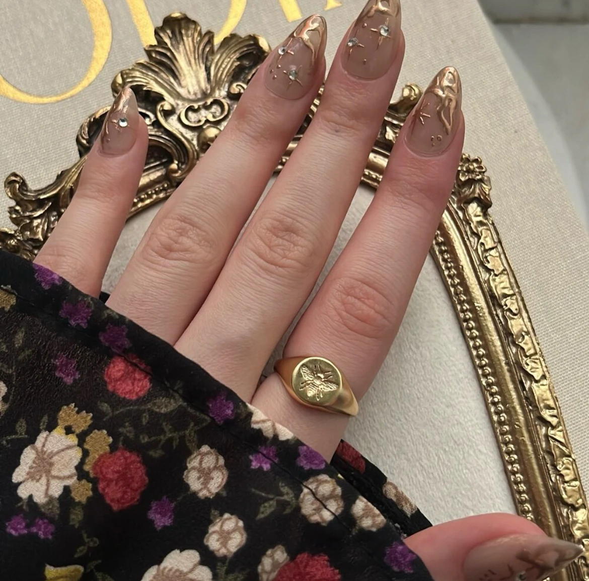 Vintage Arı Oyma Yüzük