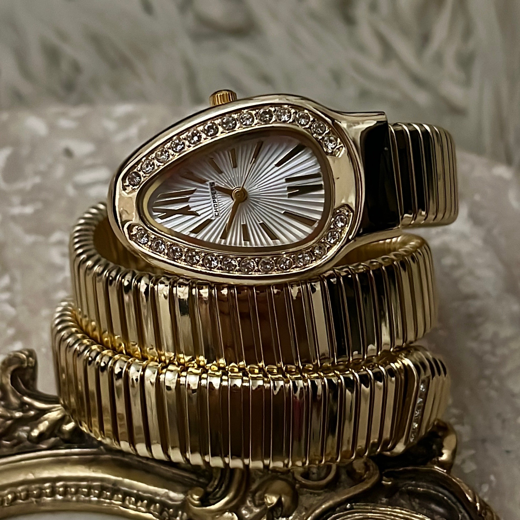 Bvl Yılan Saat Beyaz Kasa Gold