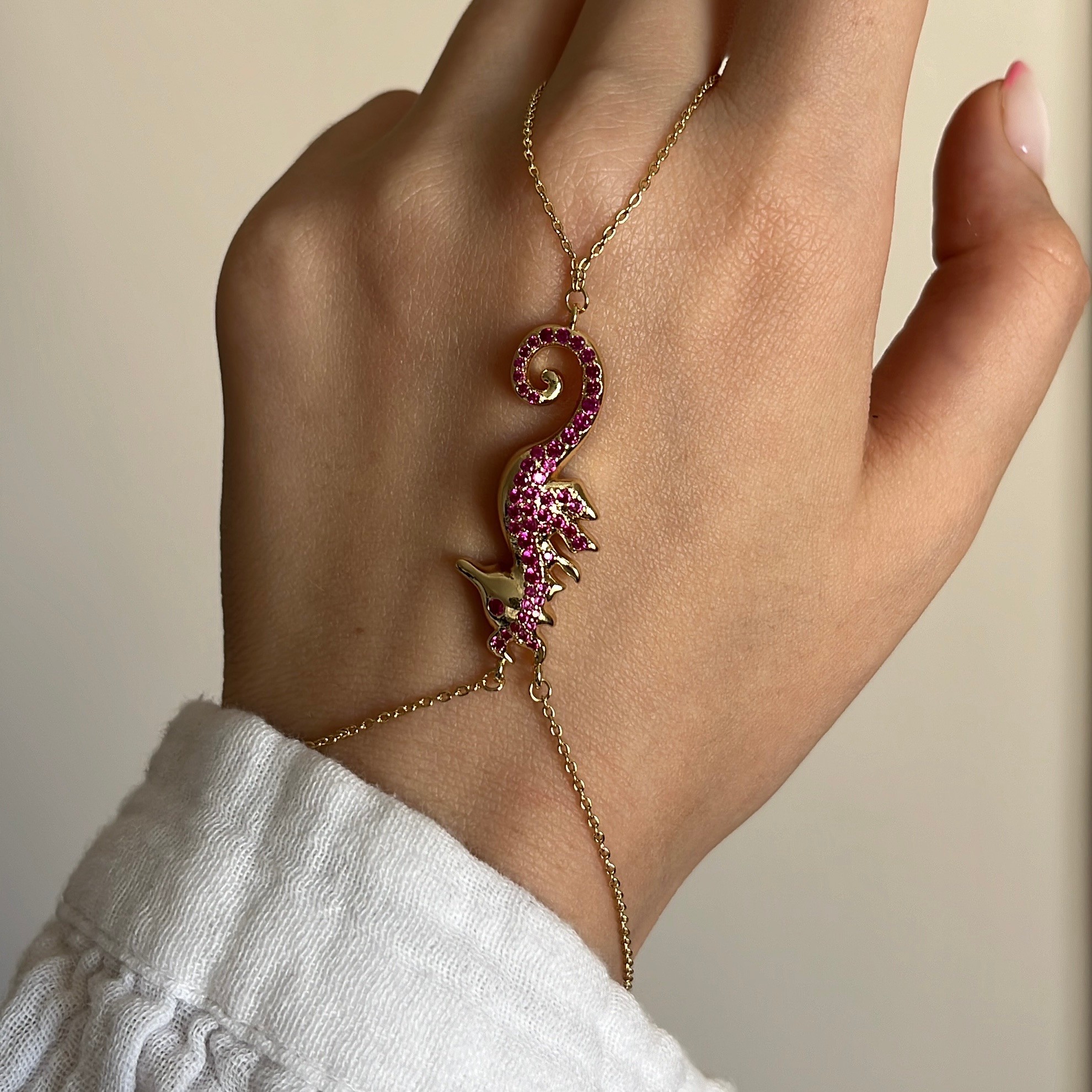 Pembe Denizatı Şahmeran