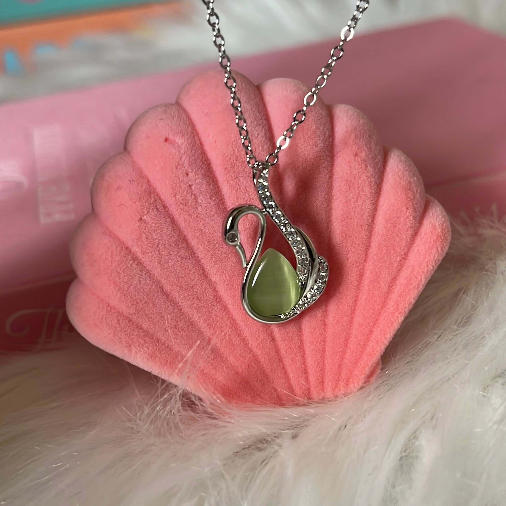 Çelik | Yeşil Opal Kuğu Kolye