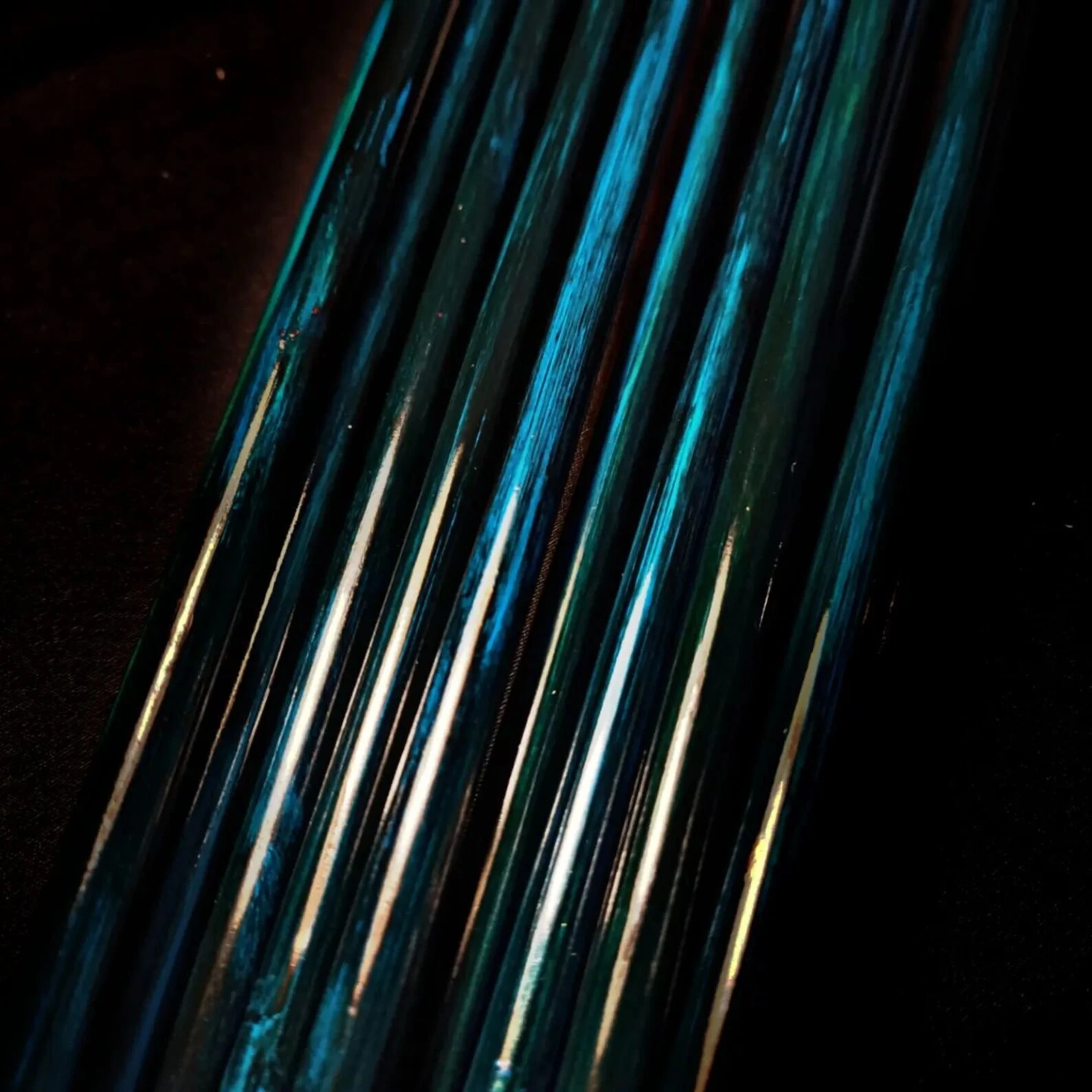 Special Blue Tulip Maned Traditional Arrows - 12 Pieces