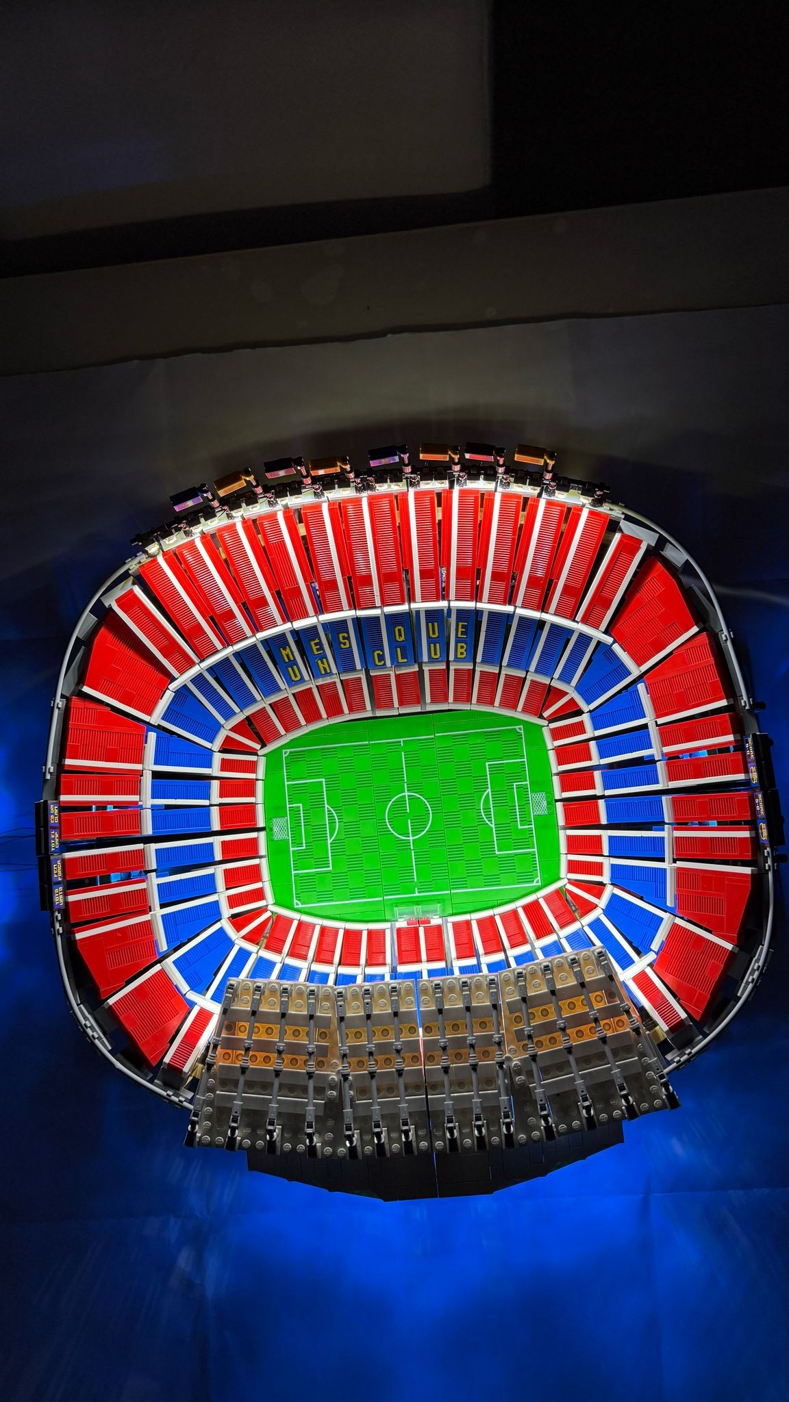 10284 LEGO Camp Nou - FC Barcelona İkinci el