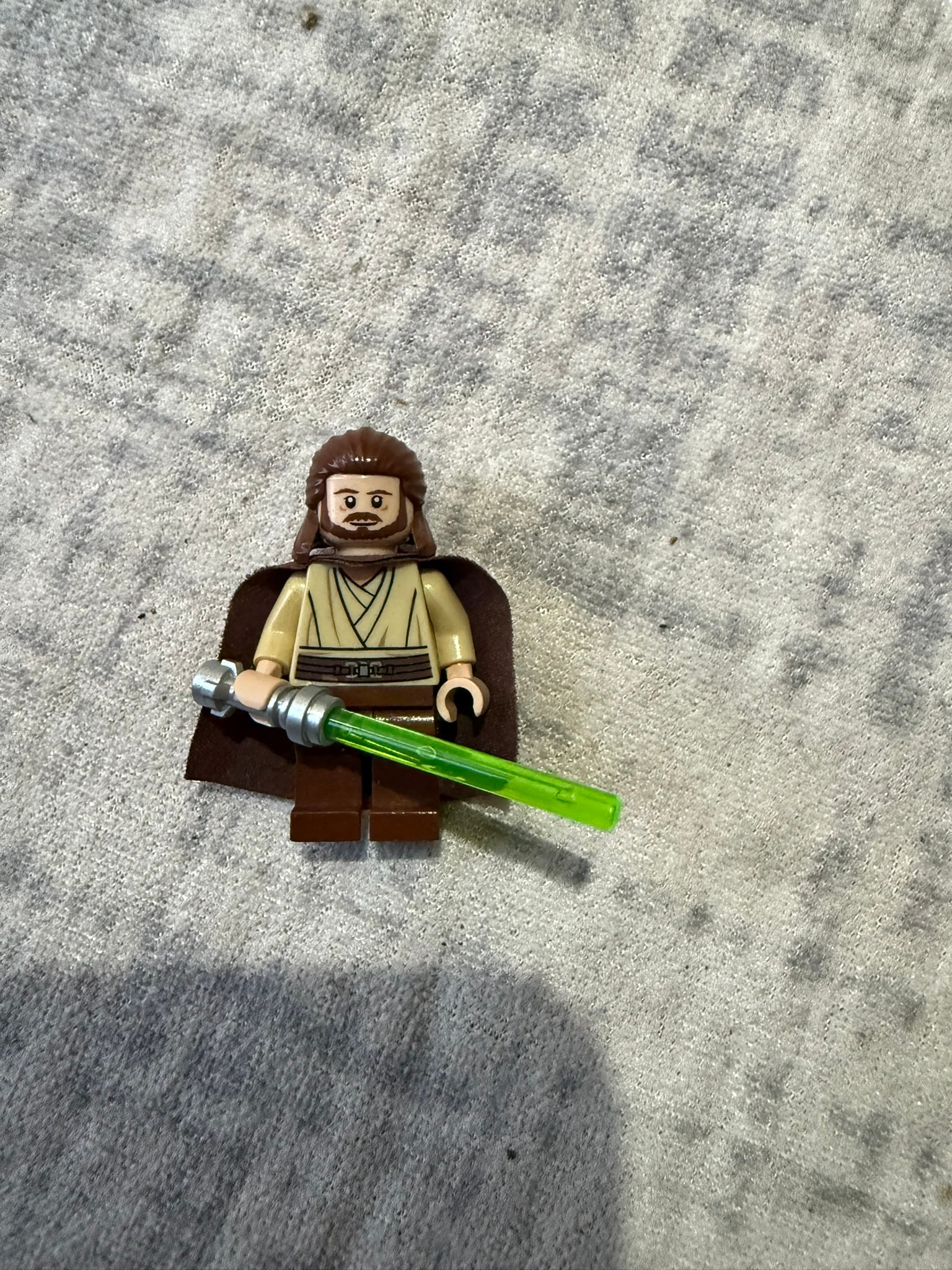 LEGO® Minifigür Qui-Gon Jinn, Plain Reddish Brown Legs (3626b Head) İkinci El