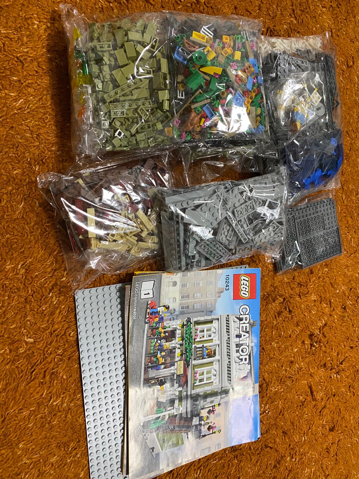 10243 LEGO® Parisian Restaurant İkinci el