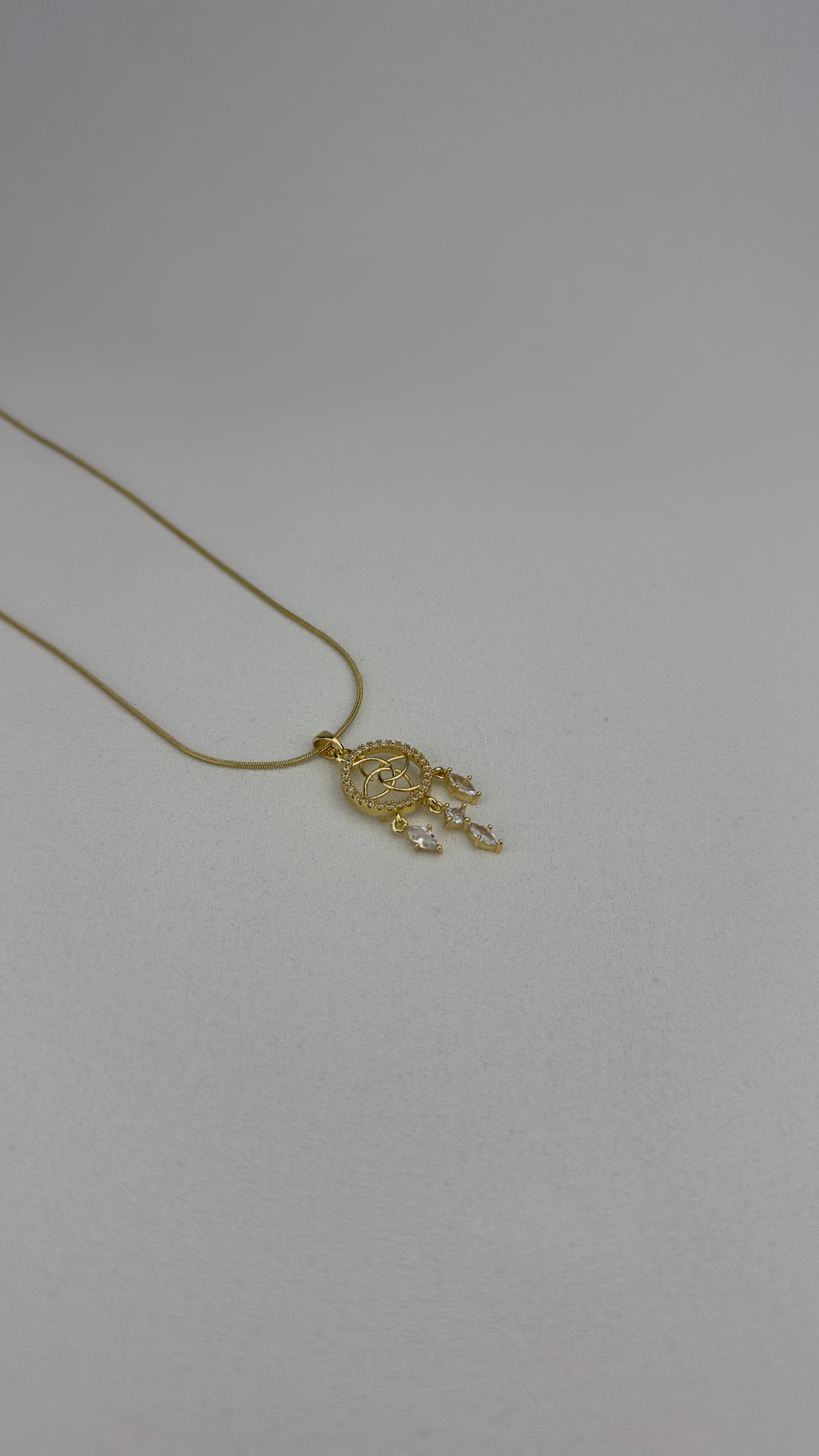 Çelik Düş Kapanı Zirkon Taşlı Kolye Gold