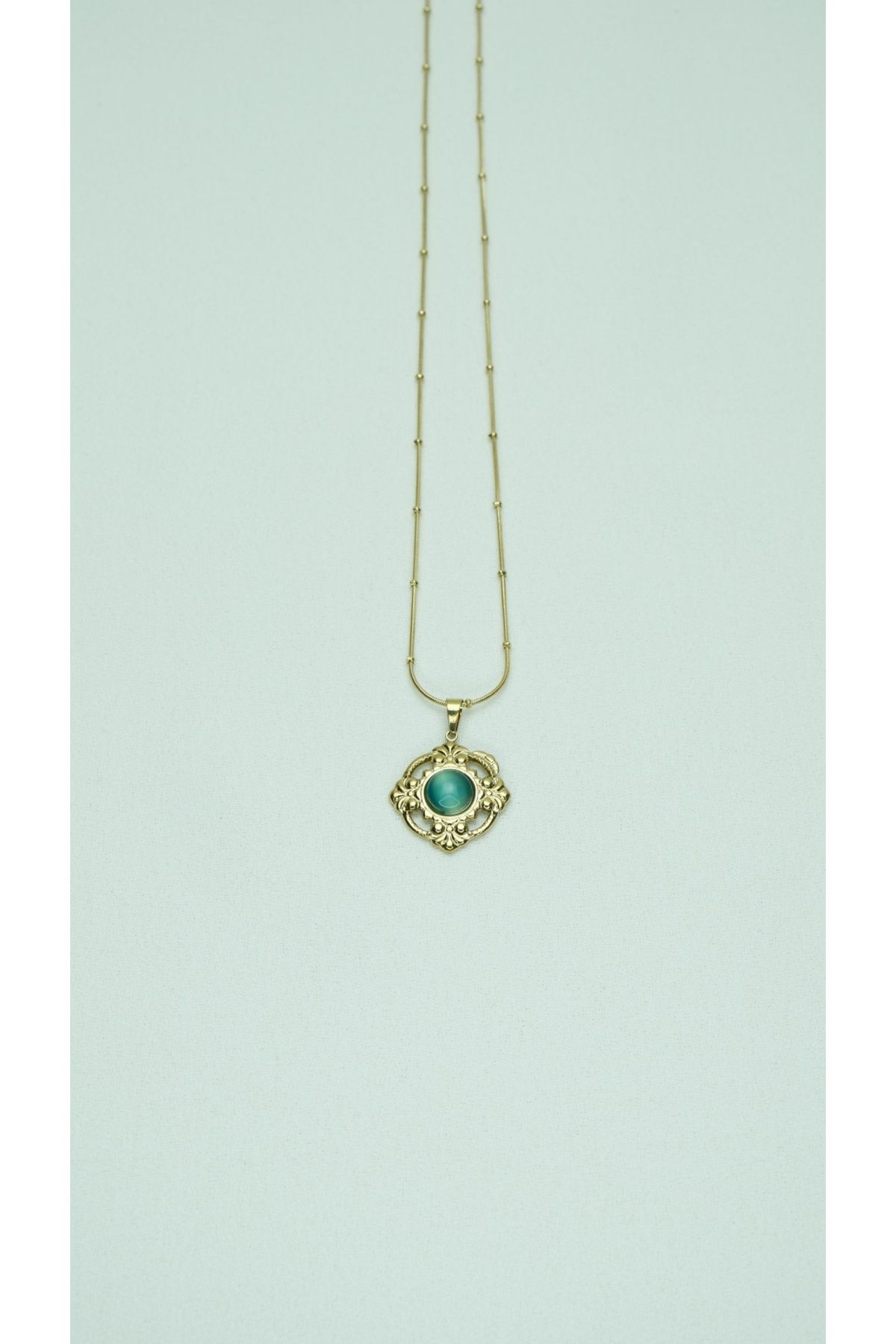 Çelik Vintage İşlemeli Yeşil Taşlı Pinterest Gold Kolye