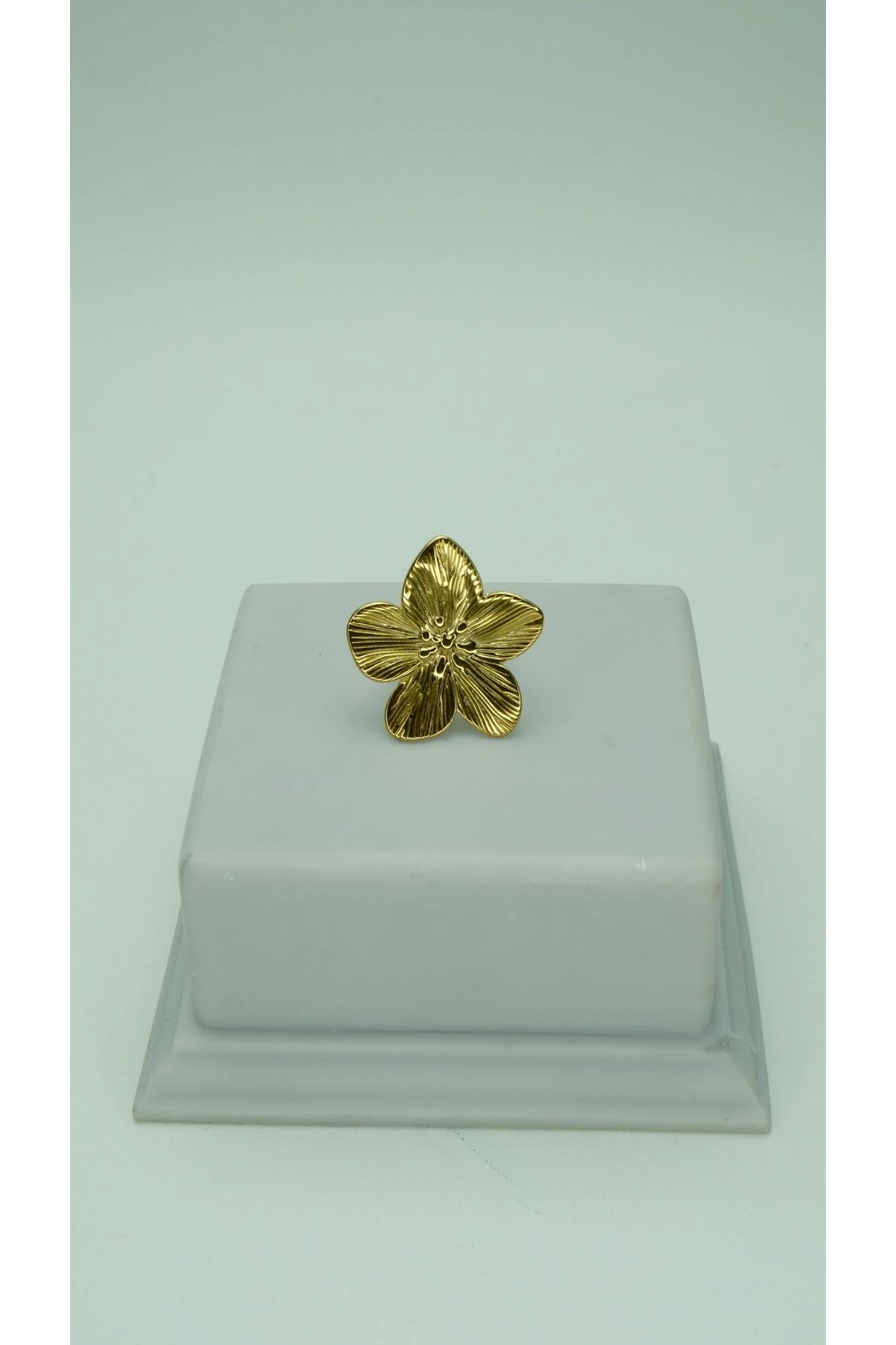 Çelik Büyük Çiçekli Gold Yüzük