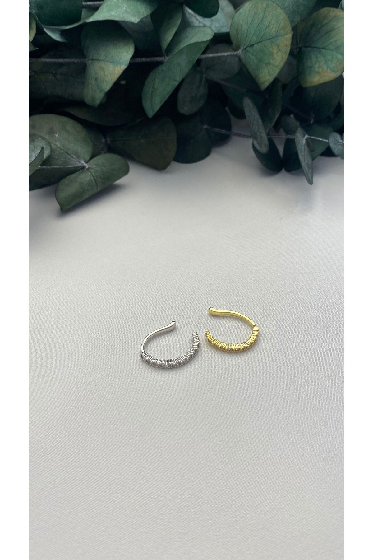 ALTIN KAPLAMA ZİRKON YUVARLAK TAŞLI EARCUFF GOLD