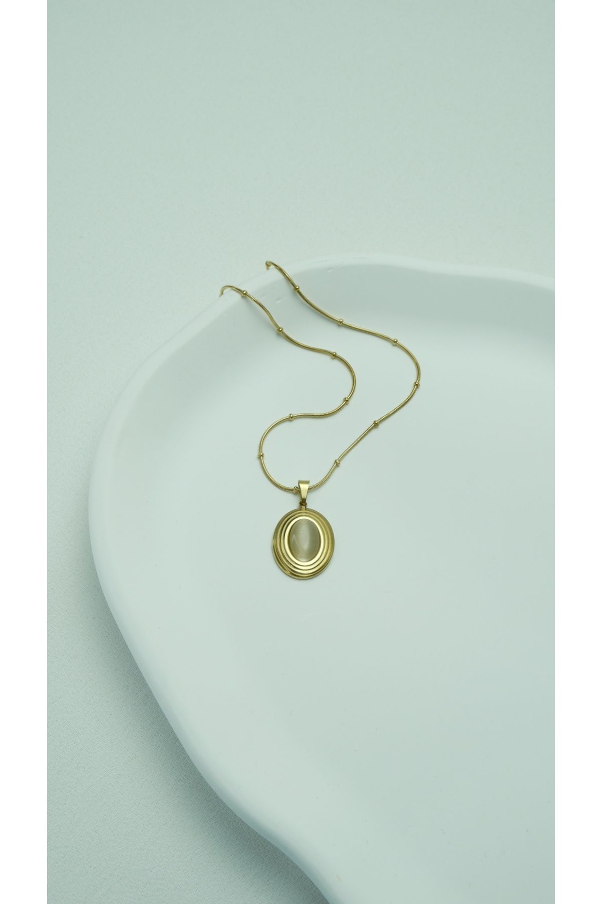 Çelik Vintage Pinterest Bej Taşlı Detaylı Gold Kolye