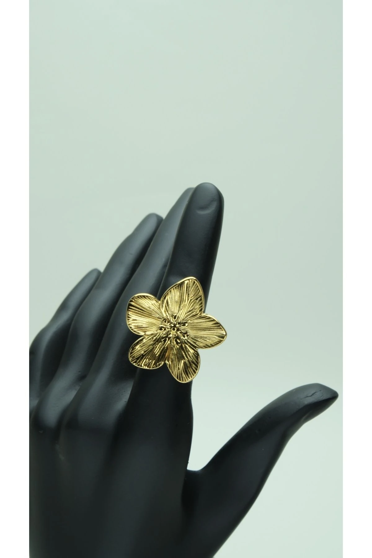 Çelik Büyük Çiçekli Gold Yüzük