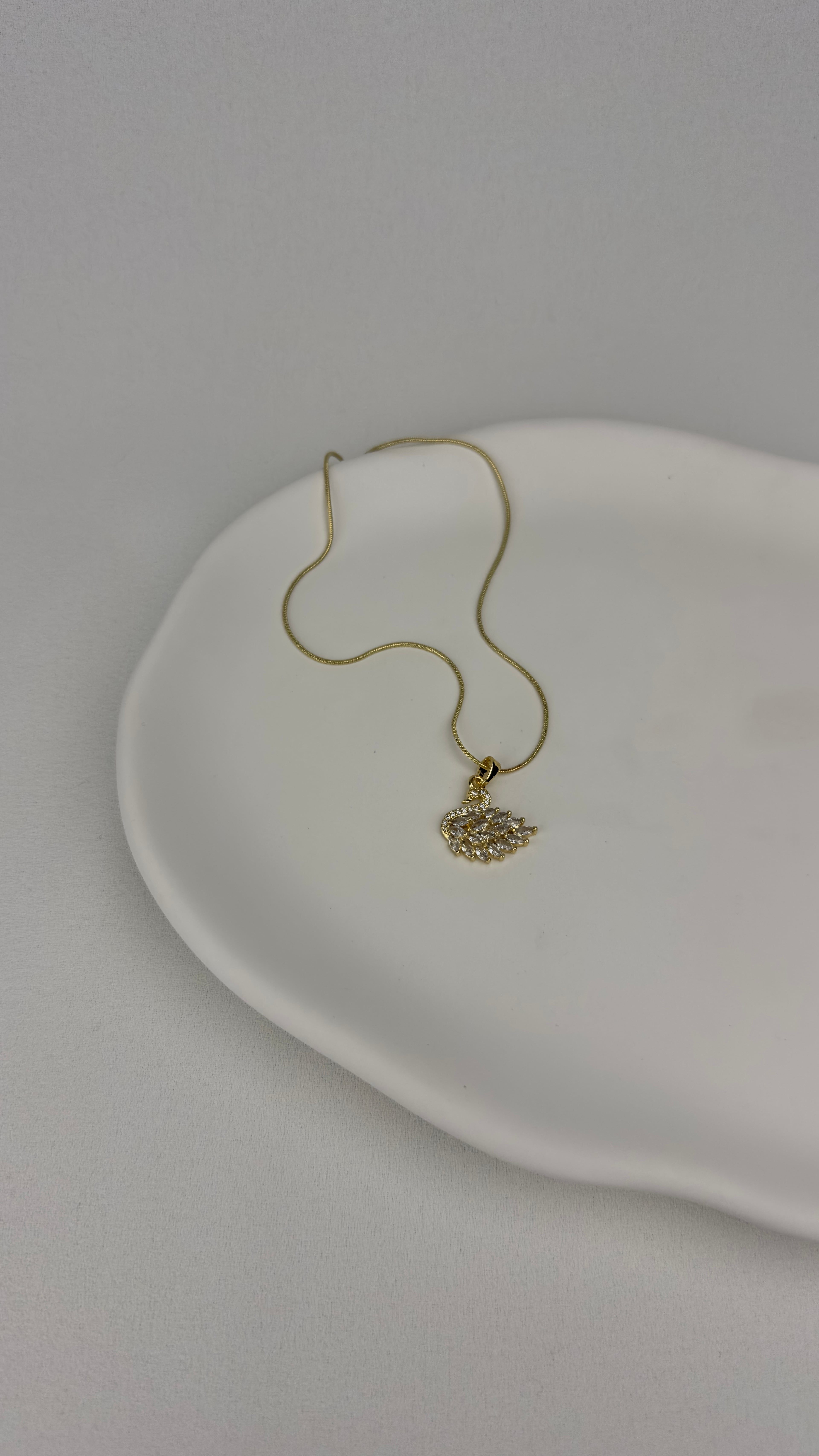 Çelik Kuğu Zirkon Taşlı Kolye Gold 