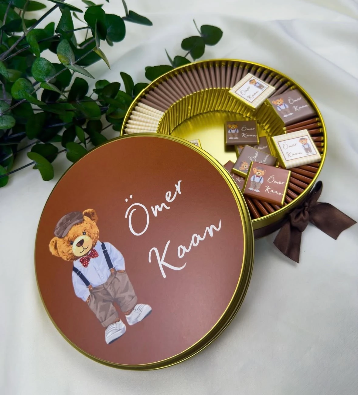 Metal Kutuda Bebek Çikolatası