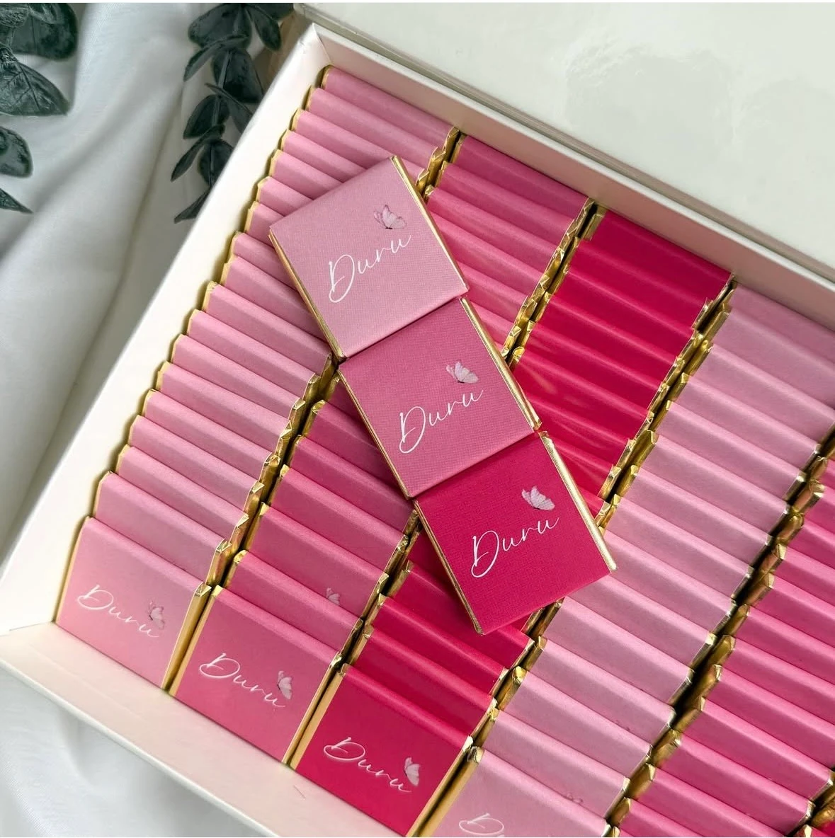 Kitap Kutuda 100 adet Erkek Bebek Çikolatası