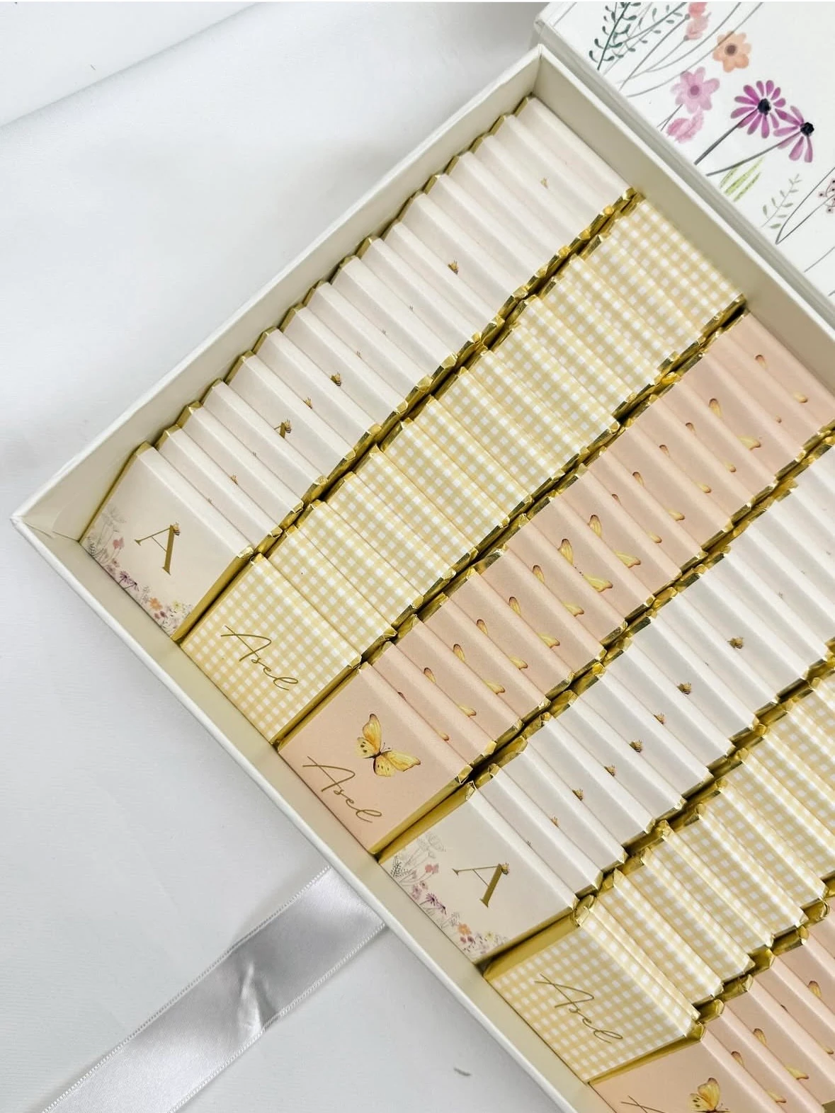 Kitap Kutuda İsme Özel Bebek Çikolatası 100 Adet