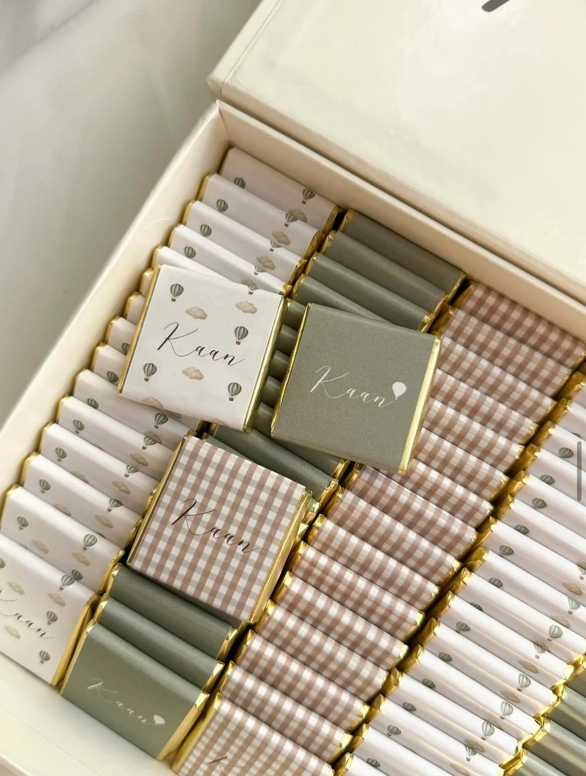 Kitap Kutuda Bebek Çikolatası 100 Adet